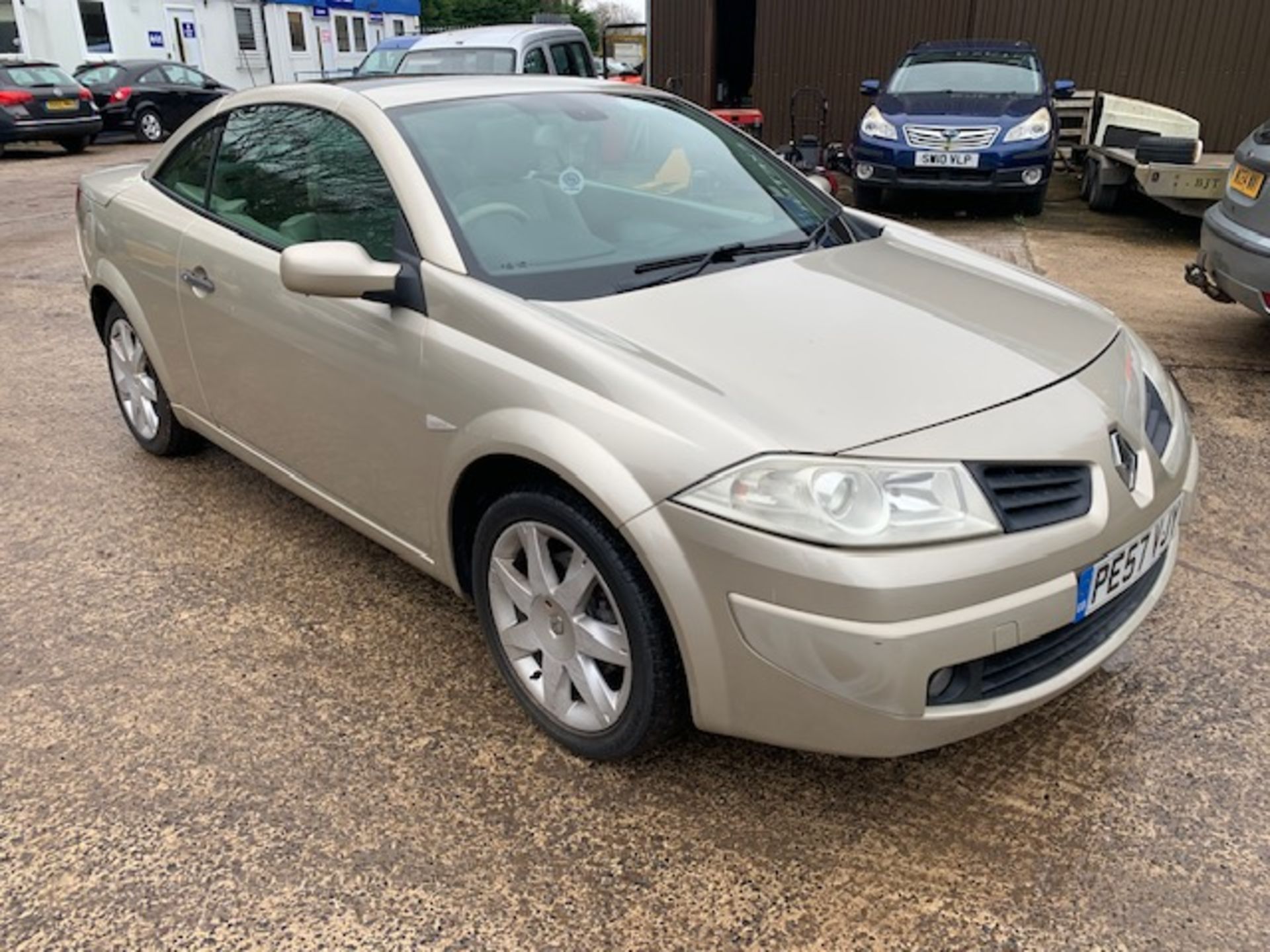 07/57 RENAULT MEGANE PRIVILEGE - 1598cc 2dr Convertible (Gold, 94k) - Image 8 of 11