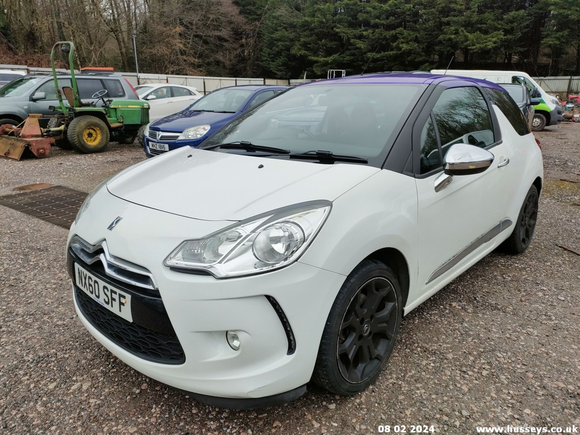 10/60 CITROEN DS3 BLACK & WHITE - 1598cc 3dr Hatchback (White, 85k) - Image 10 of 50