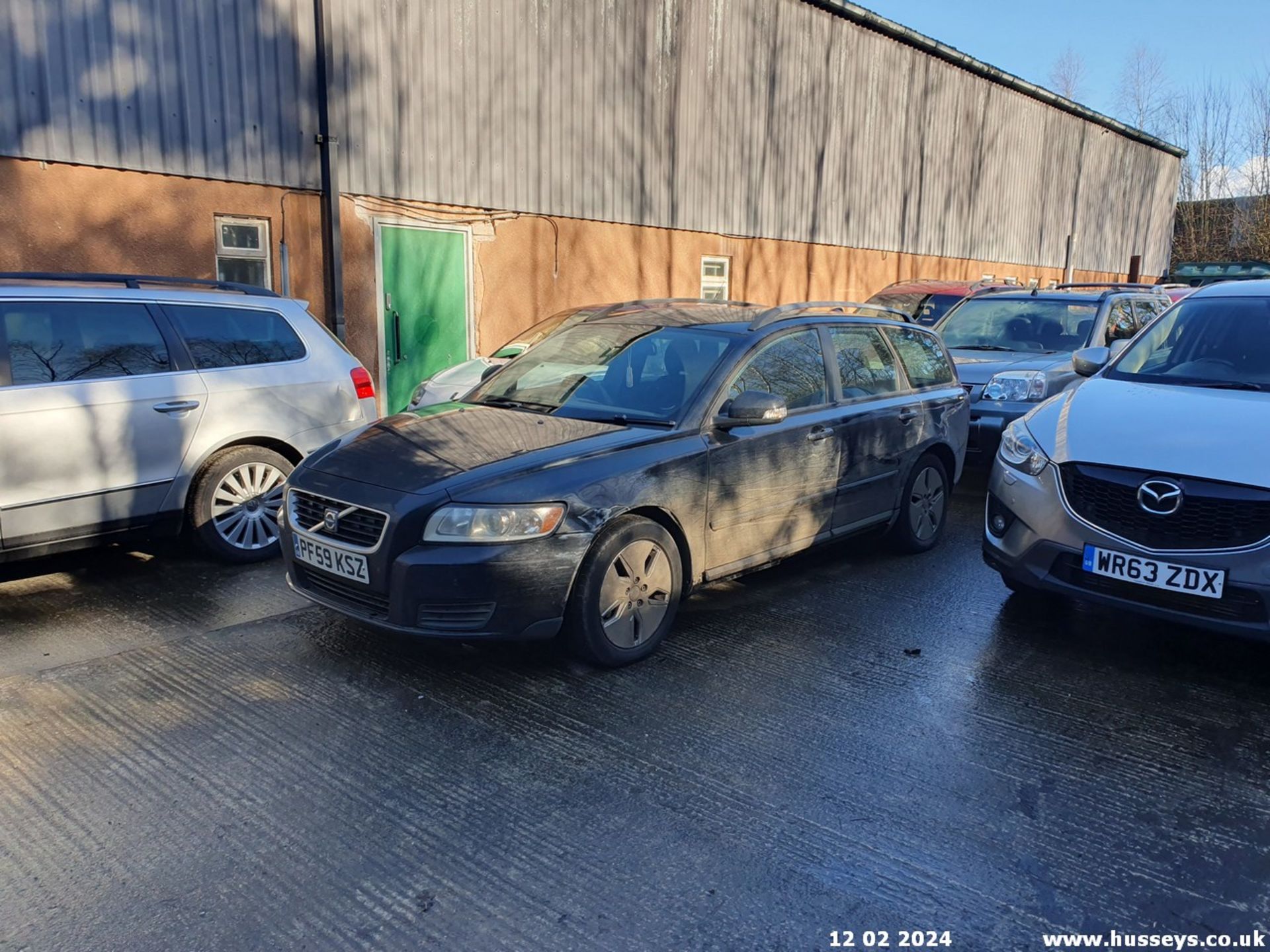 10/59 VOLVO V50 S D DRIVE - 1560cc 5dr Estate (Black) - Image 4 of 39