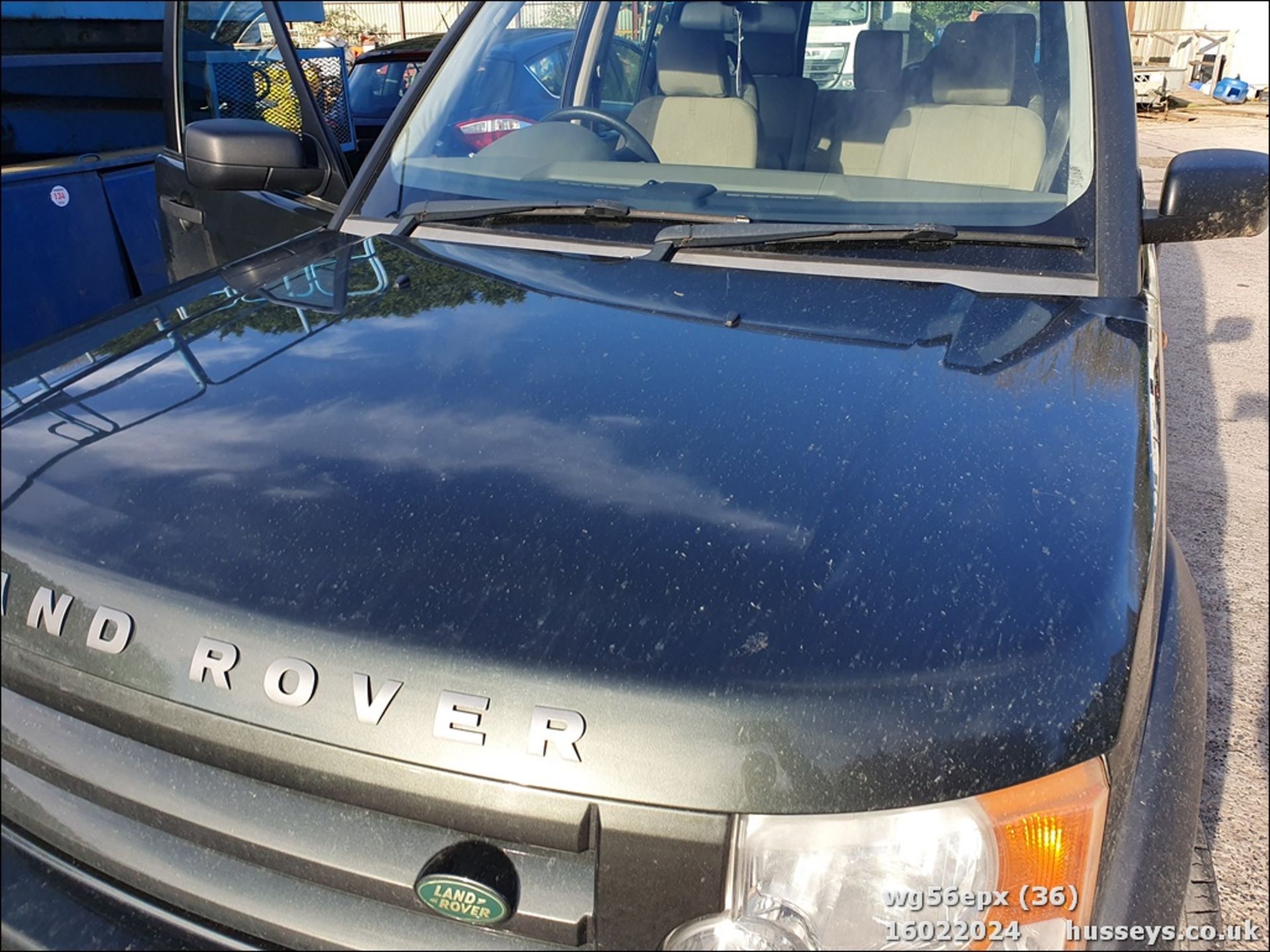 06/56 LAND ROVER DISCOVERY TDV6 GS - 2720cc 5dr Estate (Green) - Image 35 of 44