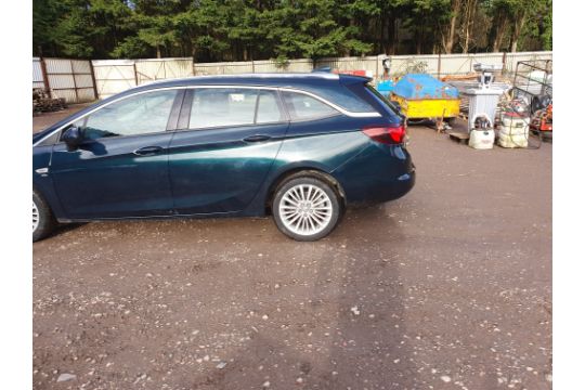 17/66 VAUXHALL ASTRA ELITE NAV CDTI S/S - 1598cc 5dr Estate (Green, 90k) - Image 17 of 54