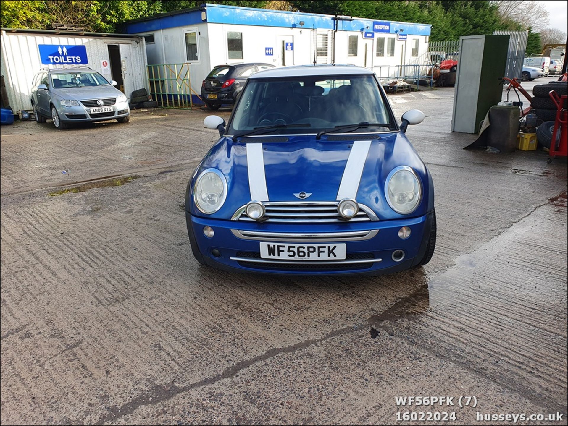 06/56 MINI MINI COOPER - 1598cc 3dr Hatchback (Blue, 101k) - Image 8 of 40