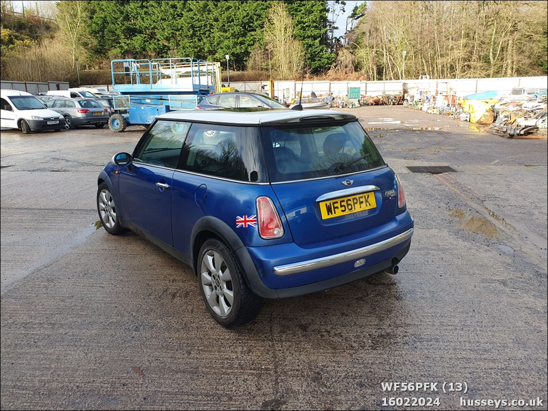 06/56 MINI MINI COOPER - 1598cc 3dr Hatchback (Blue, 101k) - Image 14 of 40