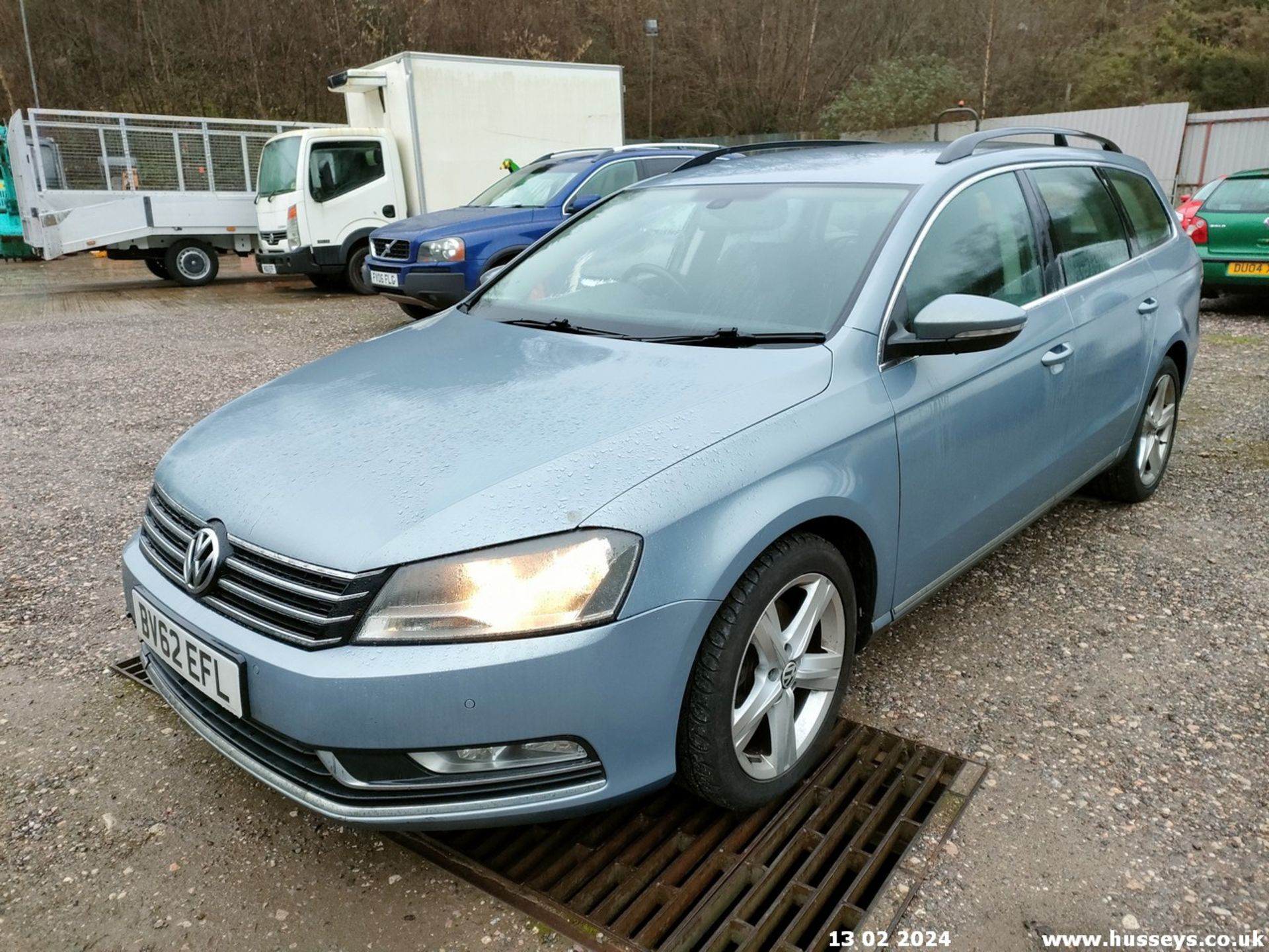 12/62 VOLKSWAGEN PASSAT SE BLUEMOTION TECH - 1968cc 5dr Estate (Grey, 153k) - Image 9 of 46