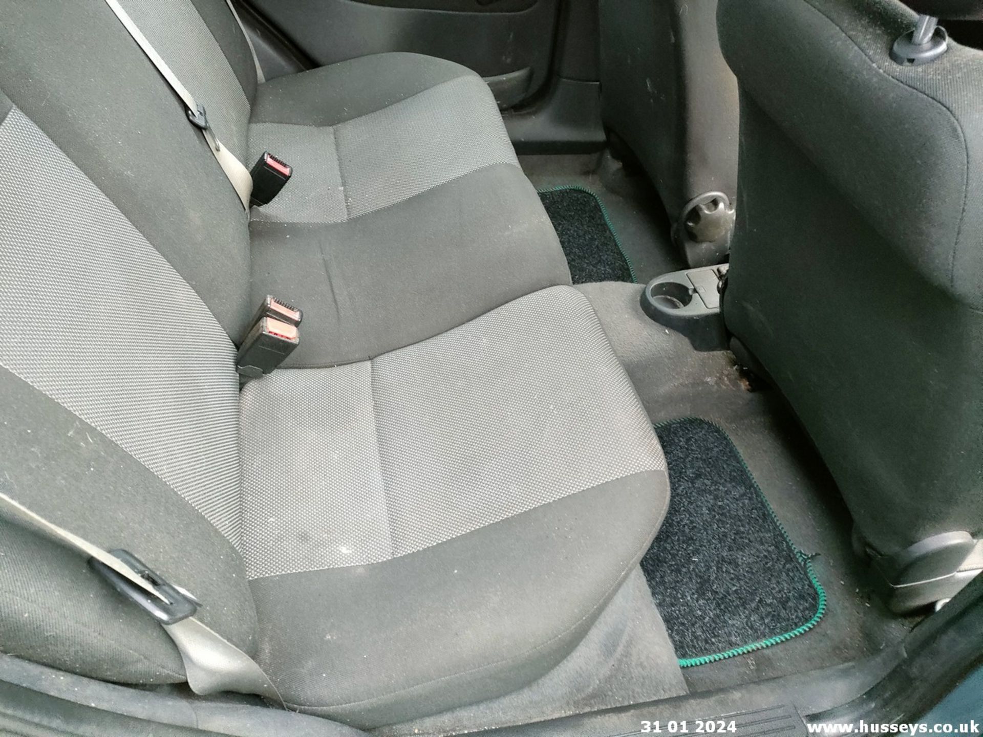 06/56 VAUXHALL CORSA DESIGN 16V TWINPORT - 1364cc 5dr Hatchback (Grey, 110k) - Image 43 of 46