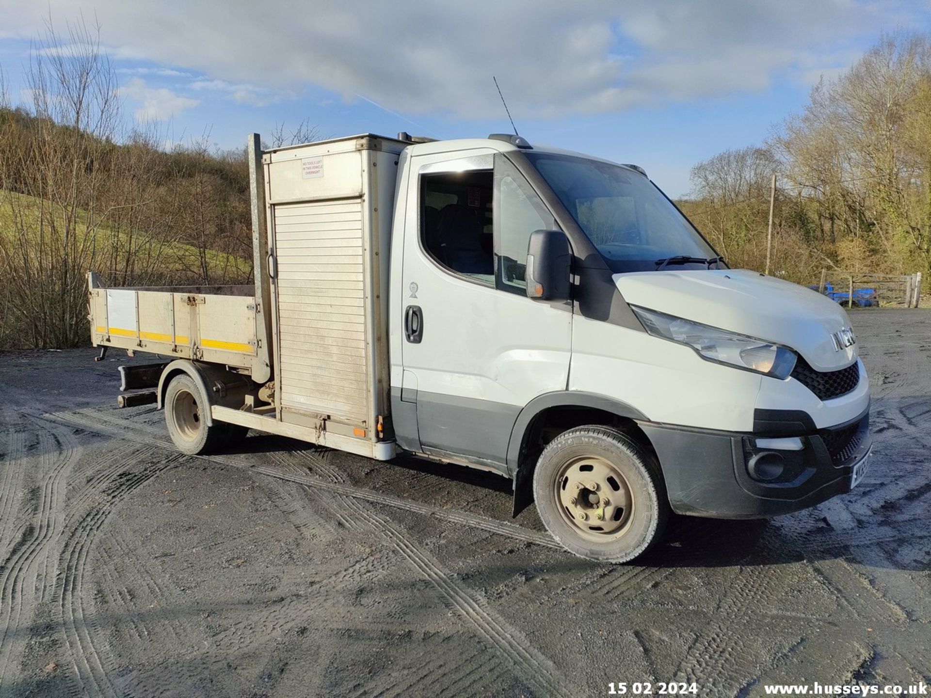 15/65 IVECO DAILY MWB - 2998cc 2dr Tipper (White) - Image 2 of 38