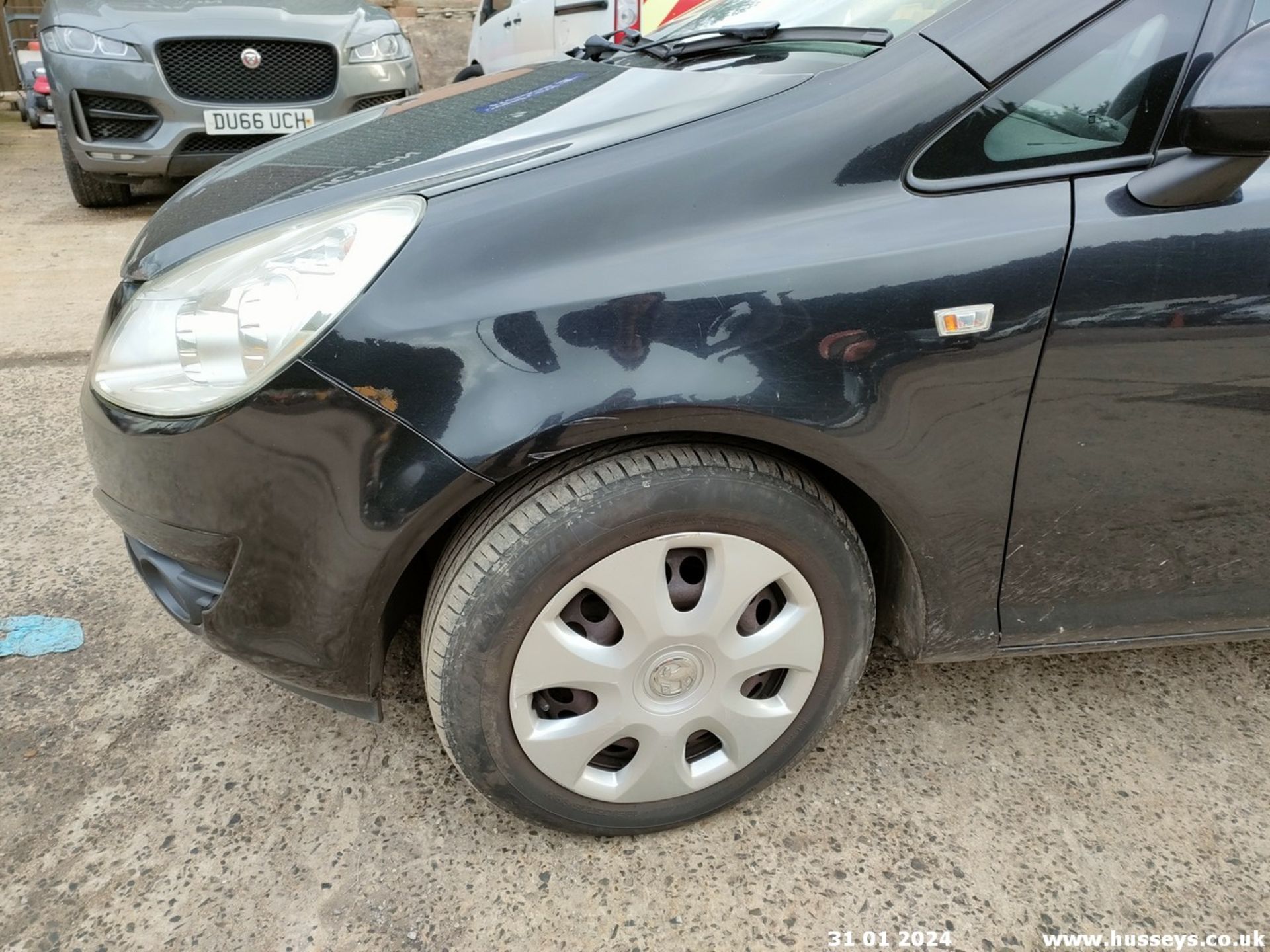 10/60 VAUXHALL CORSA EXCLUSIV - 1229cc 5dr Hatchback (Black, 124k) - Image 14 of 45