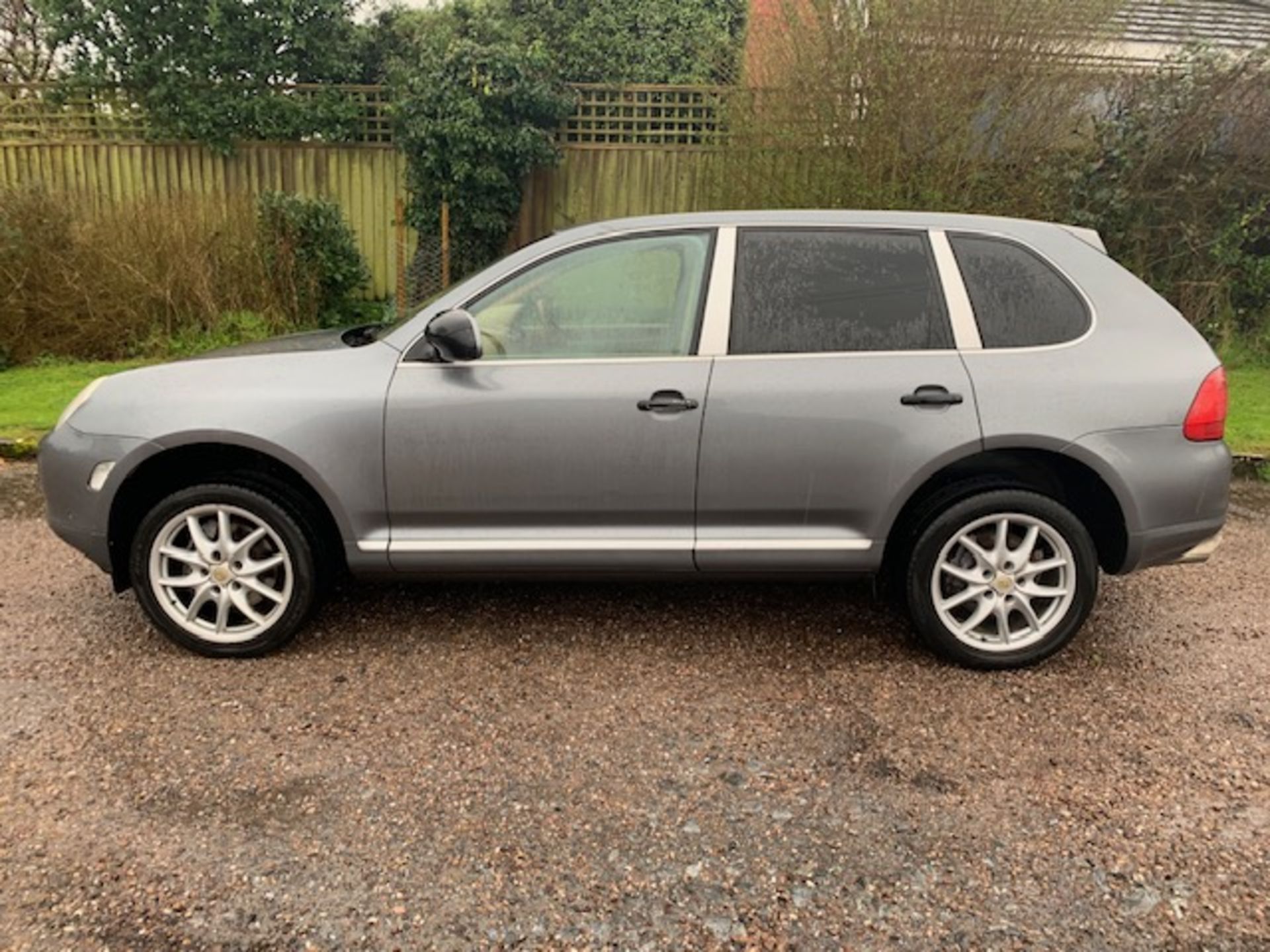 04/54 PORSCHE CAYENNE TIPTRONIC S - 3189cc 5dr Estate (Silver) - Image 7 of 22