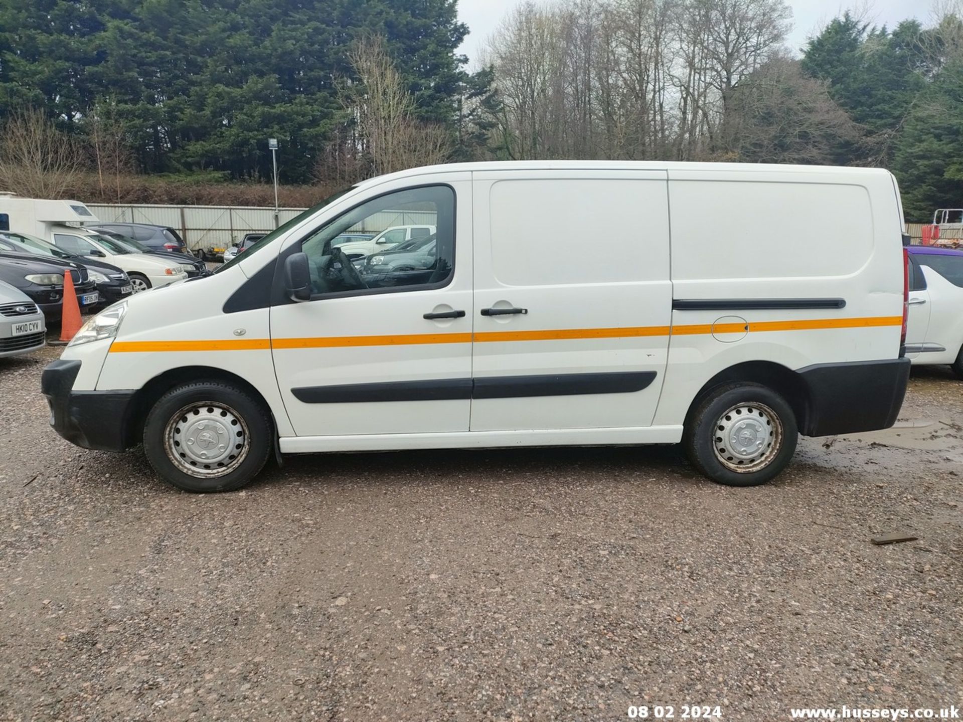 13/63 PEUGEOT EXPERT 1200 L2H1 HDI - 1997cc 6dr Van (White) - Image 17 of 52