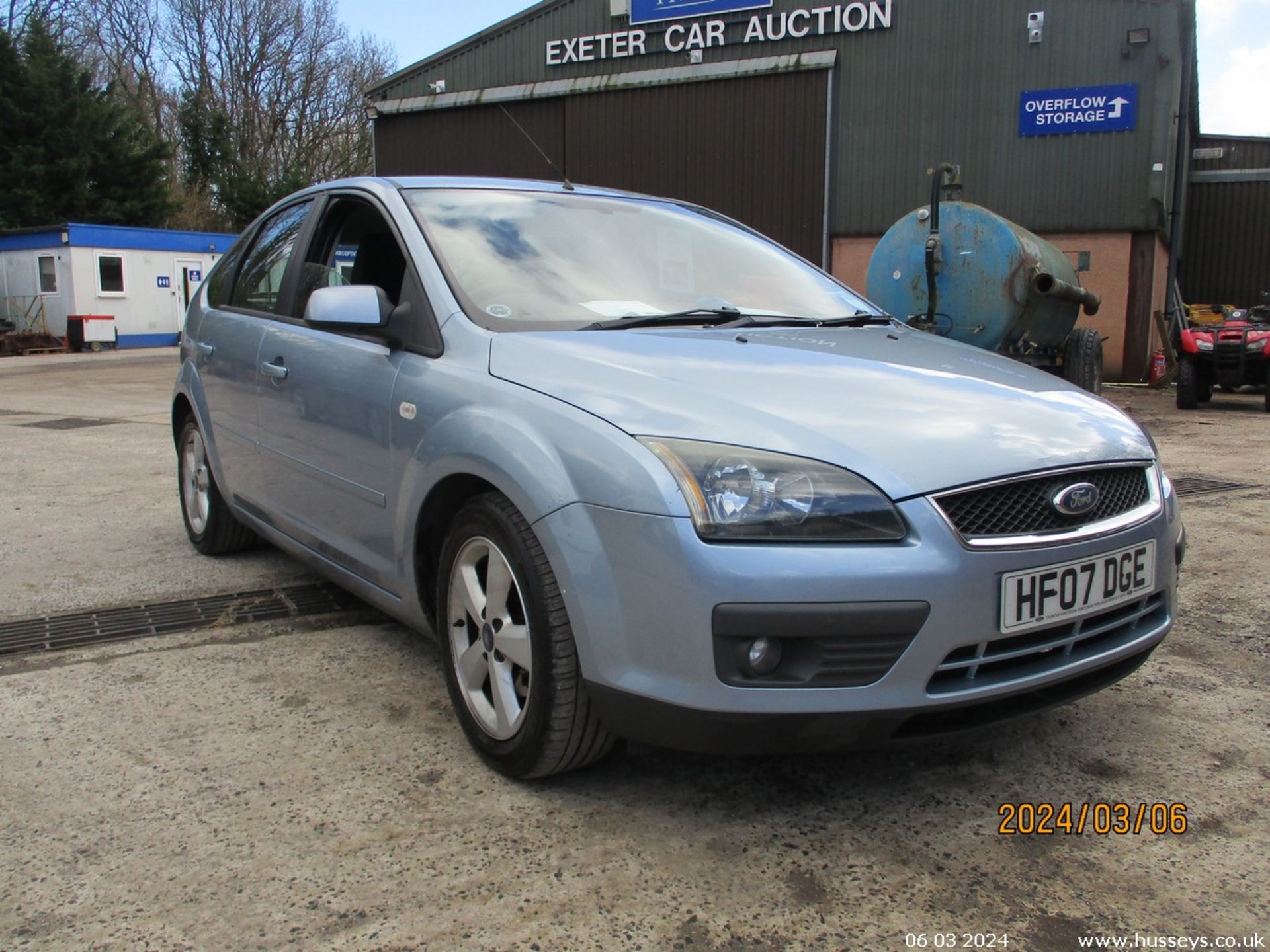 08/07 FORD FOCUS ZETEC CLIMATE - 1596cc 5dr Hatchback (Blue, 153k) - Image 2 of 20