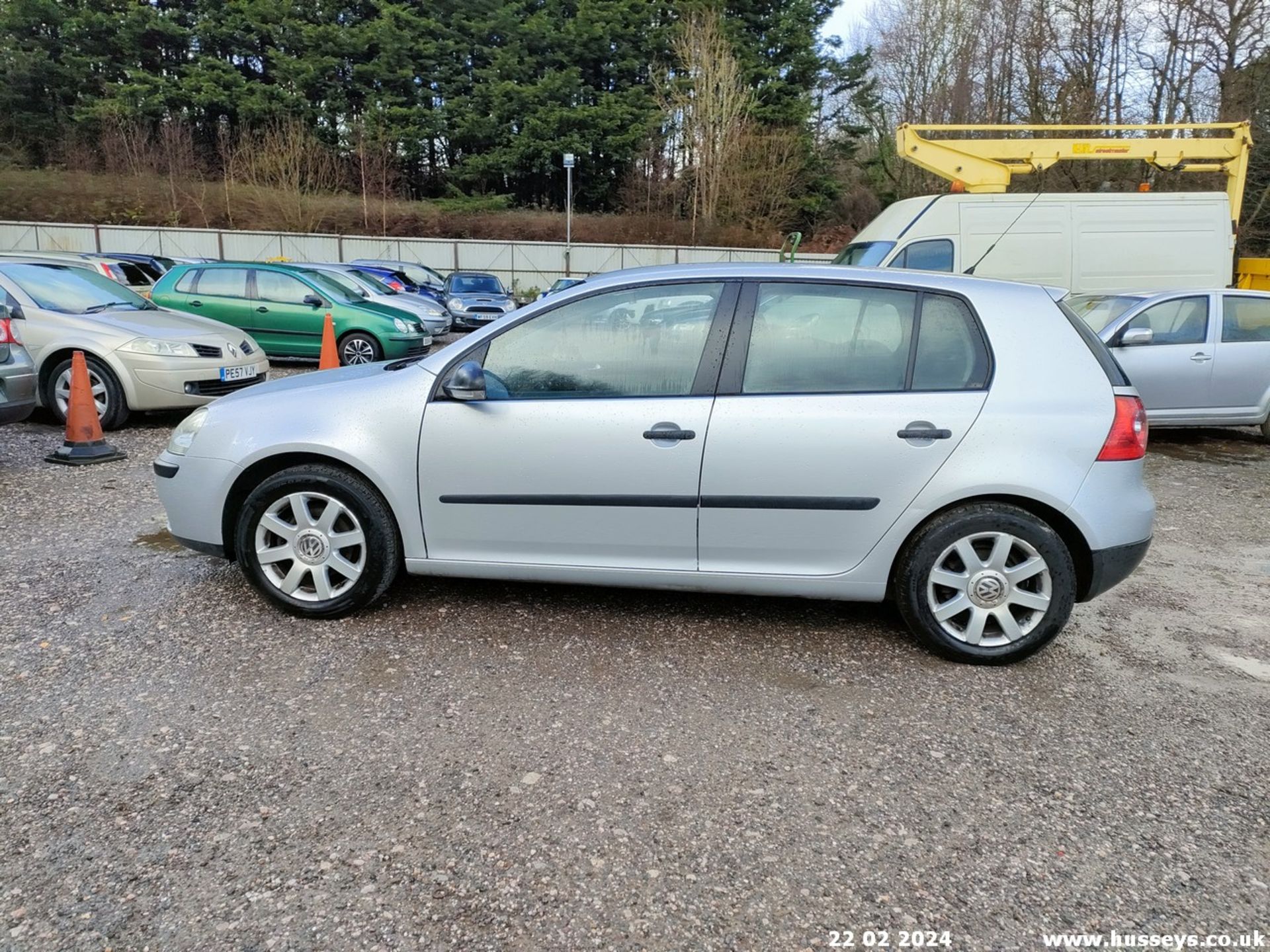 08/08 VOLKSWAGEN GOLF TDI S - 1896cc 5dr Hatchback (Silver) - Image 17 of 48