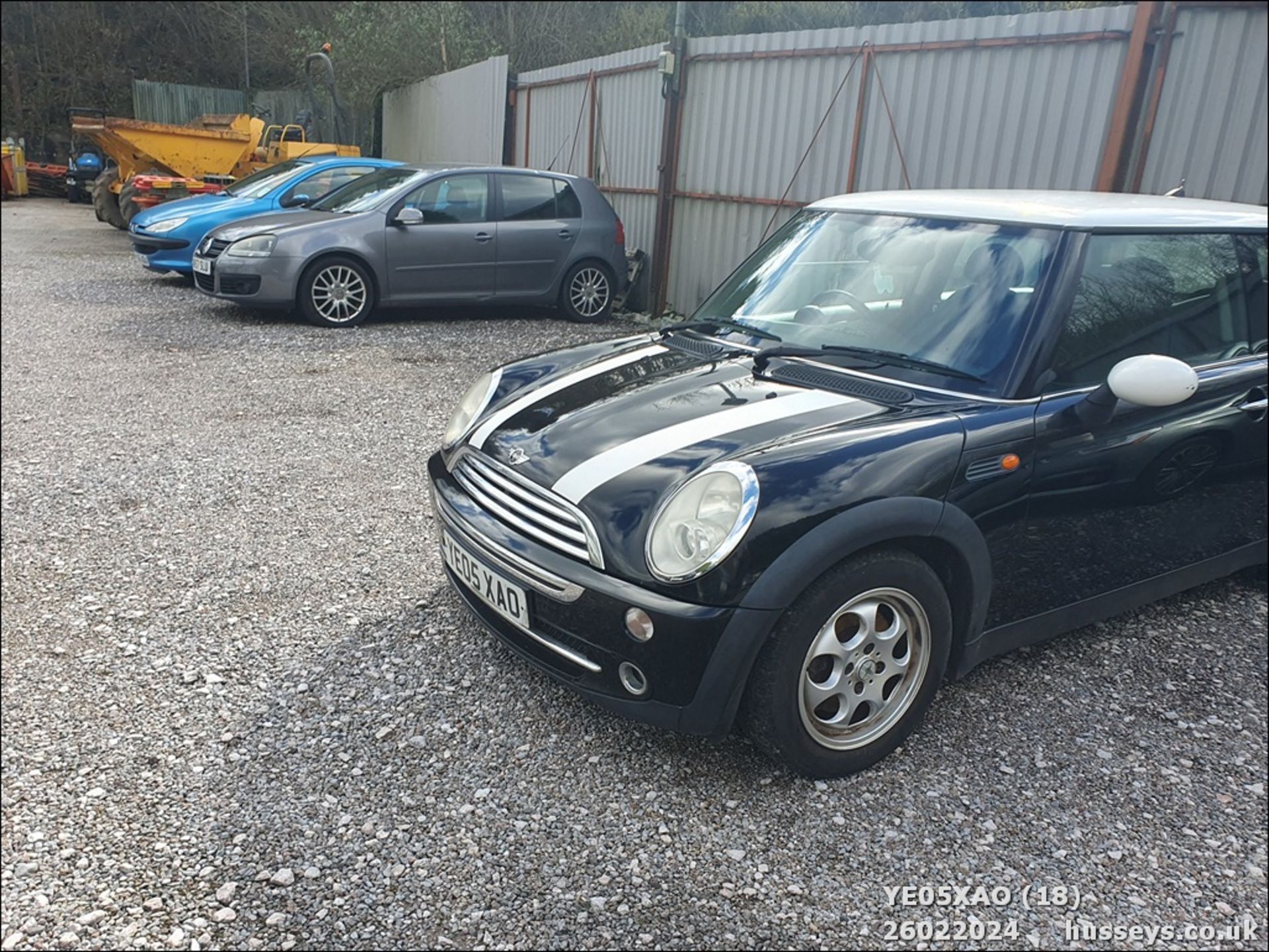 05/05 MINI MINI COOPER - 1598cc 3dr Hatchback (Black) - Image 19 of 31