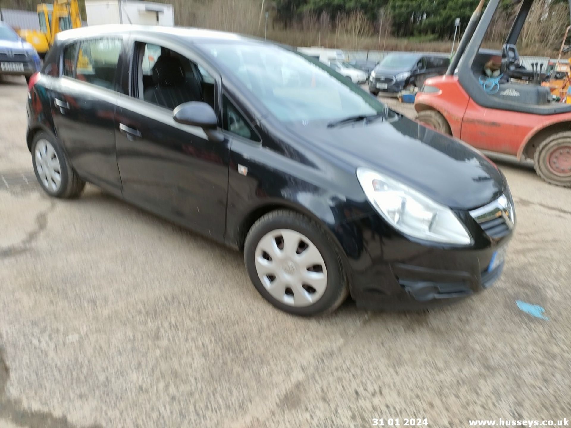 10/60 VAUXHALL CORSA EXCLUSIV - 1229cc 5dr Hatchback (Black, 124k) - Image 35 of 45