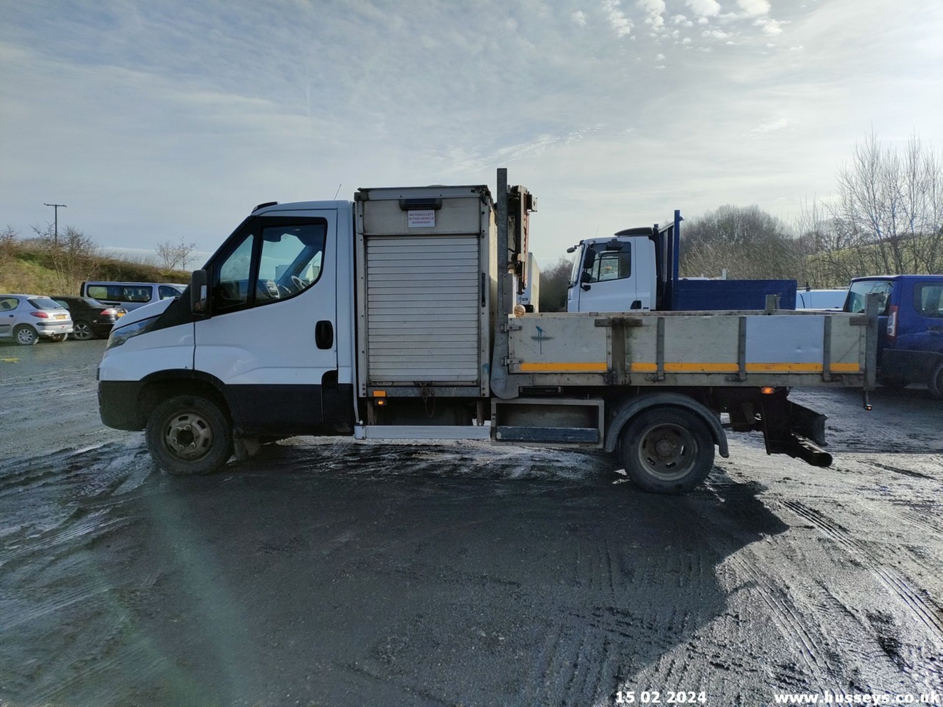 15/65 IVECO DAILY MWB - 2998cc 2dr Tipper (White) - Image 17 of 38