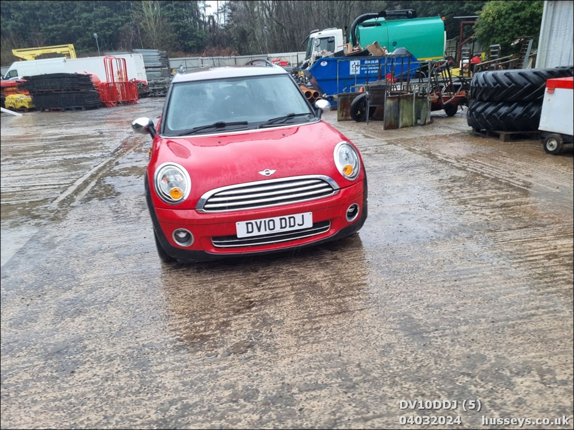 10/10 MINI ONE CLUBMAN - 1598cc 5dr Estate (Red, 97k) - Image 6 of 45