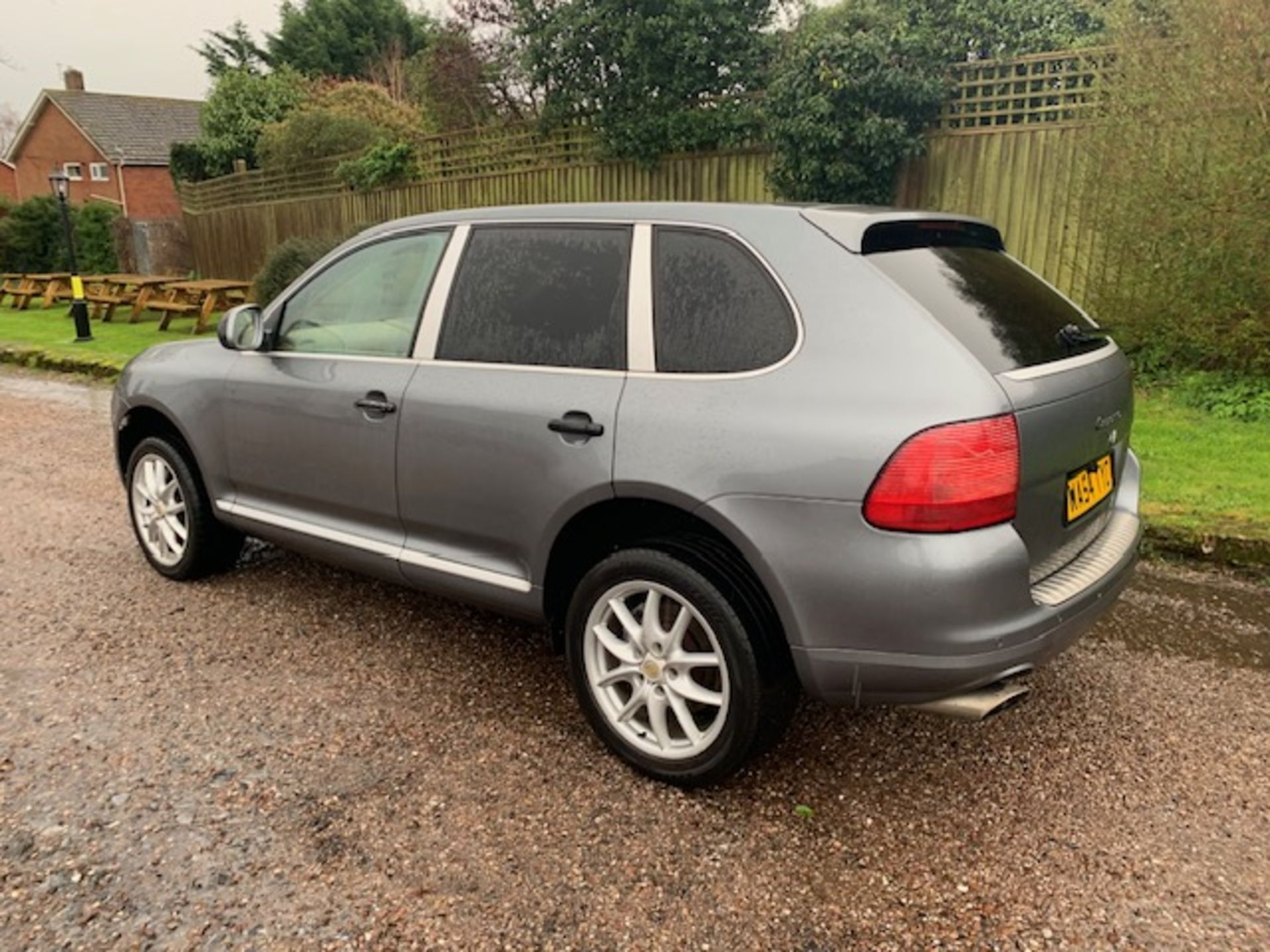 04/54 PORSCHE CAYENNE TIPTRONIC S - 3189cc 5dr Estate (Silver) - Image 8 of 22