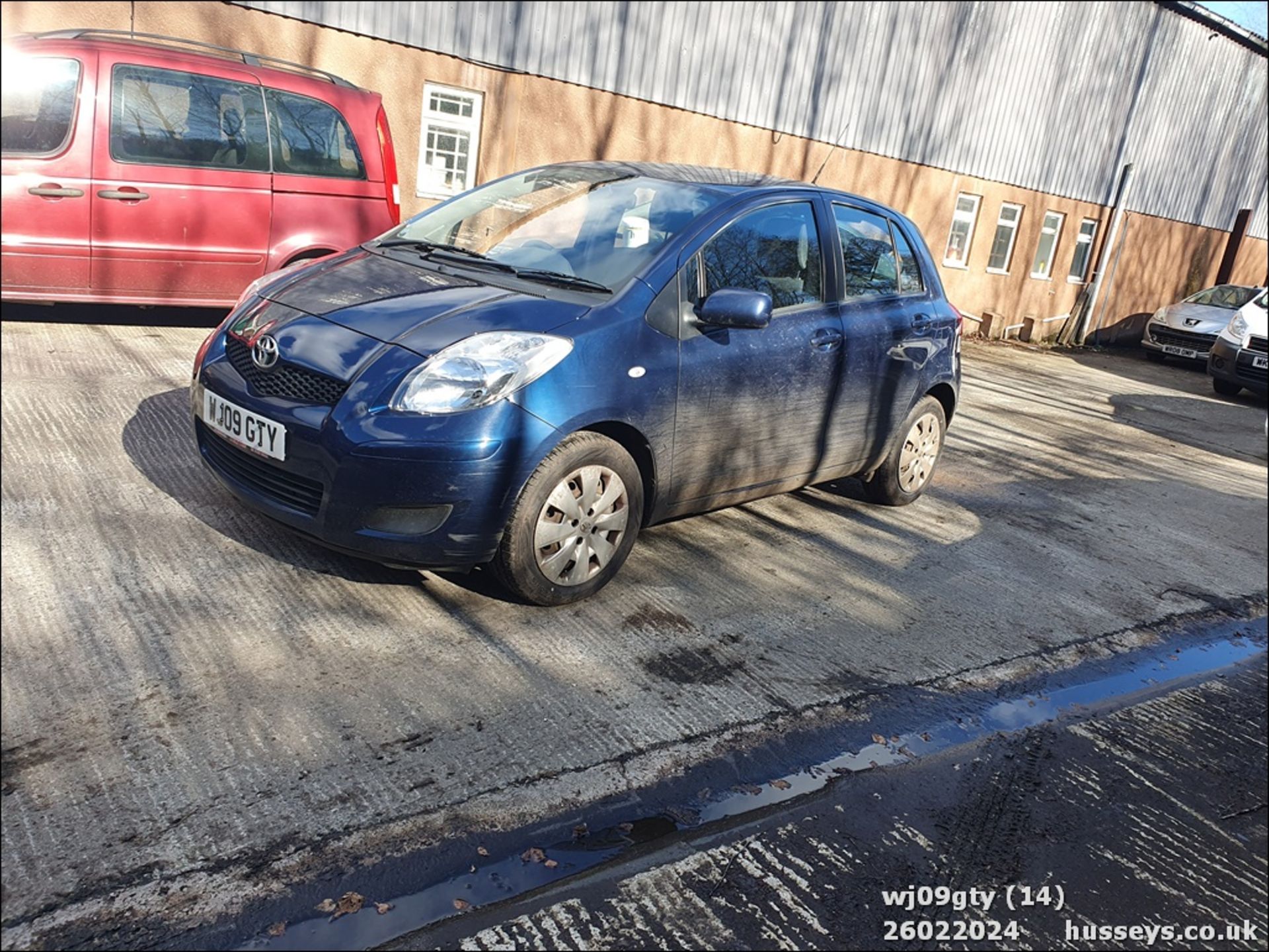 09/09 TOYOTA YARIS TR VVT-I S-A - 1329cc 5dr Hatchback (Blue, 72k) - Image 15 of 44