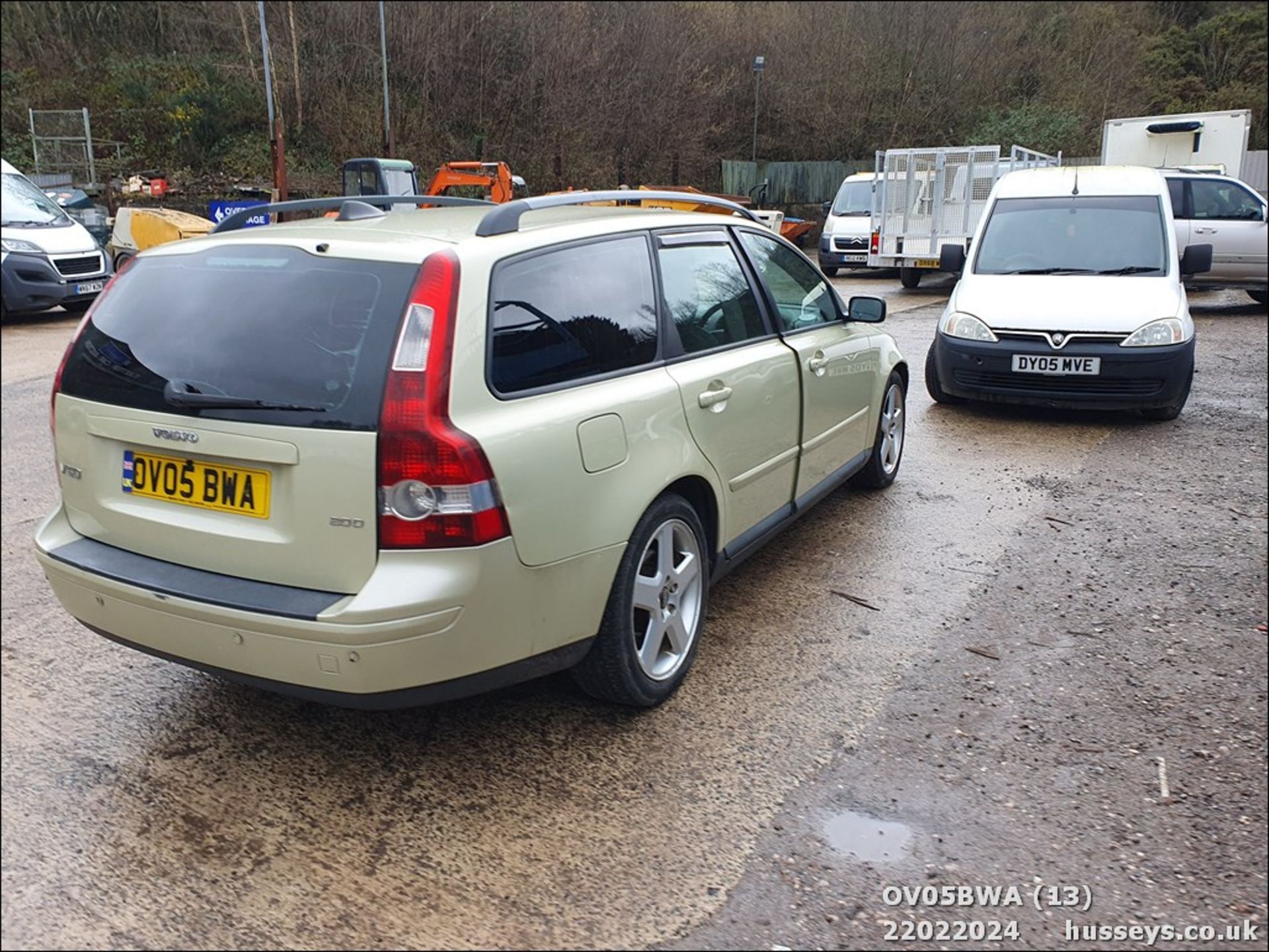 05/05 VOLVO V50 SE D (E4) - 1998cc 5dr Estate (Green, 178k) - Image 13 of 43