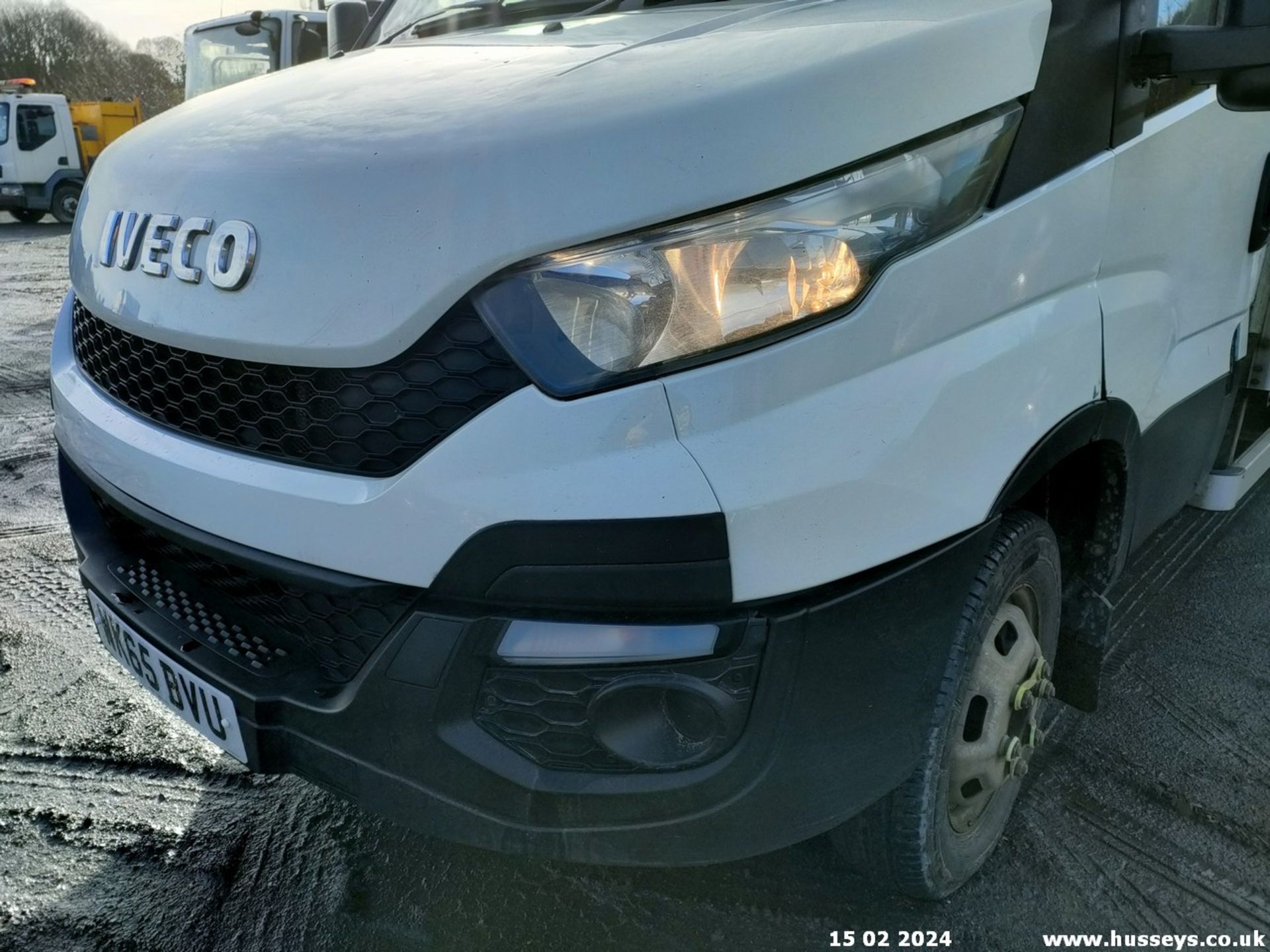 15/65 IVECO DAILY MWB - 2998cc 2dr Tipper (White) - Image 12 of 38