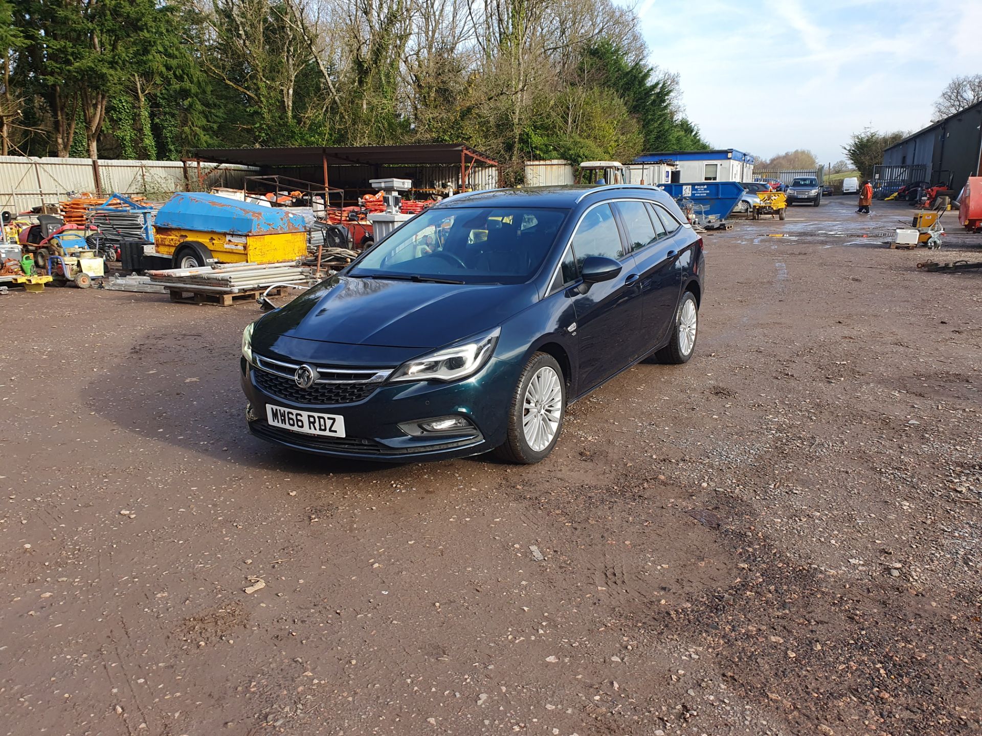 17/66 VAUXHALL ASTRA ELITE NAV CDTI S/S - 1598cc 5dr Estate (Green, 90k) - Image 10 of 54