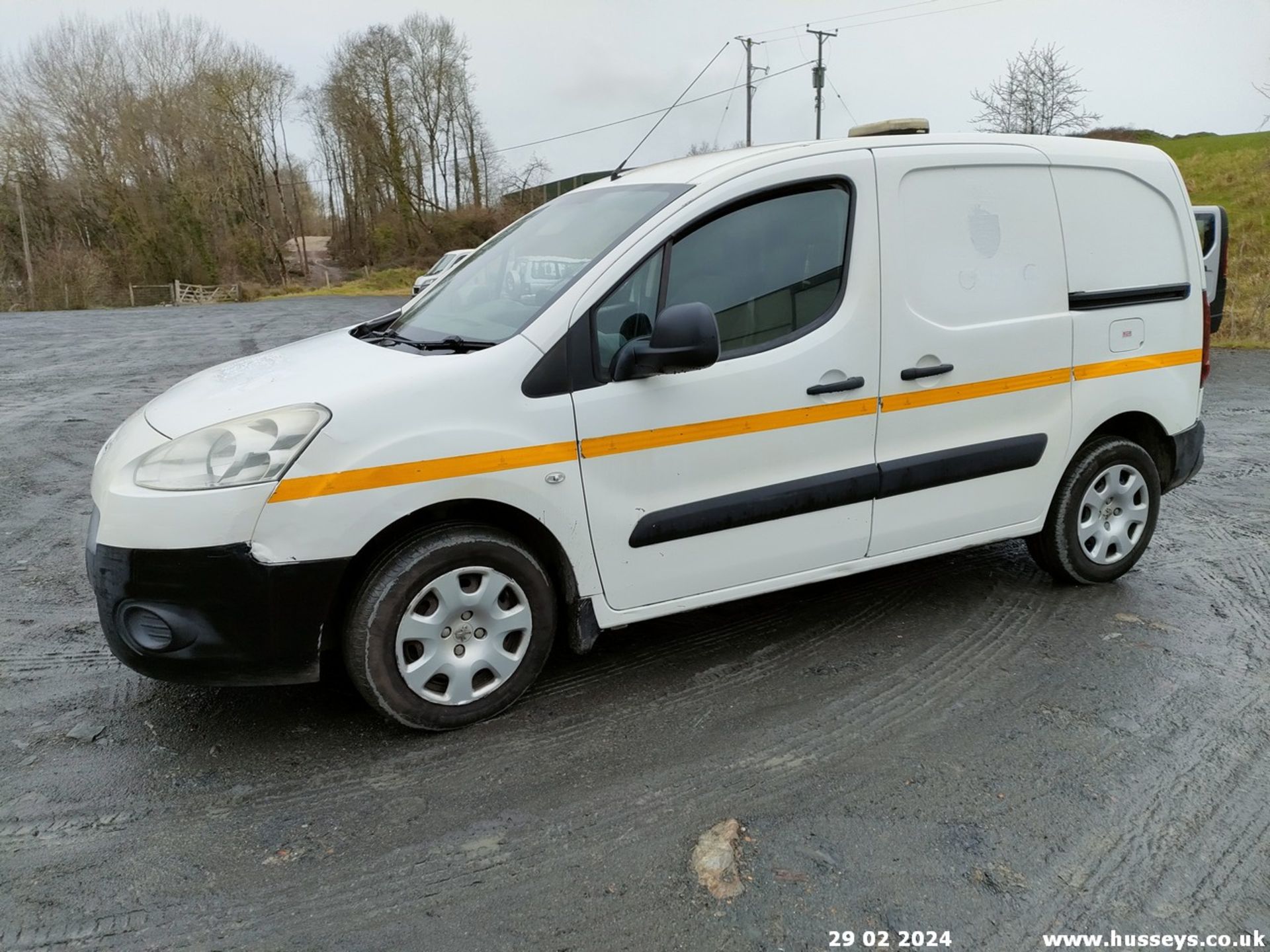 13/63 PEUGEOT PARTNER 850 SE L1 HDI - 1560cc 5dr Van (White, 115k) - Image 17 of 56