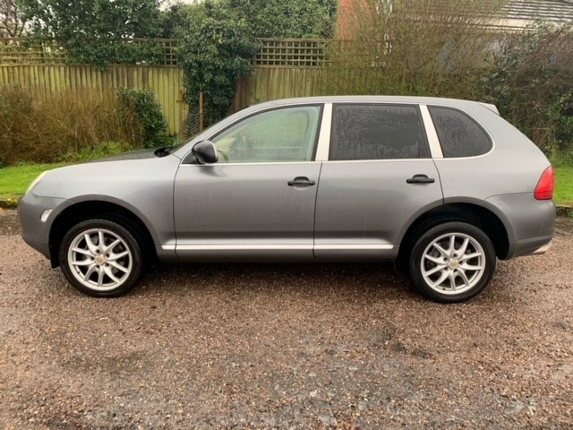 04/54 PORSCHE CAYENNE TIPTRONIC S - 3189cc 5dr Estate (Silver) - Image 19 of 22