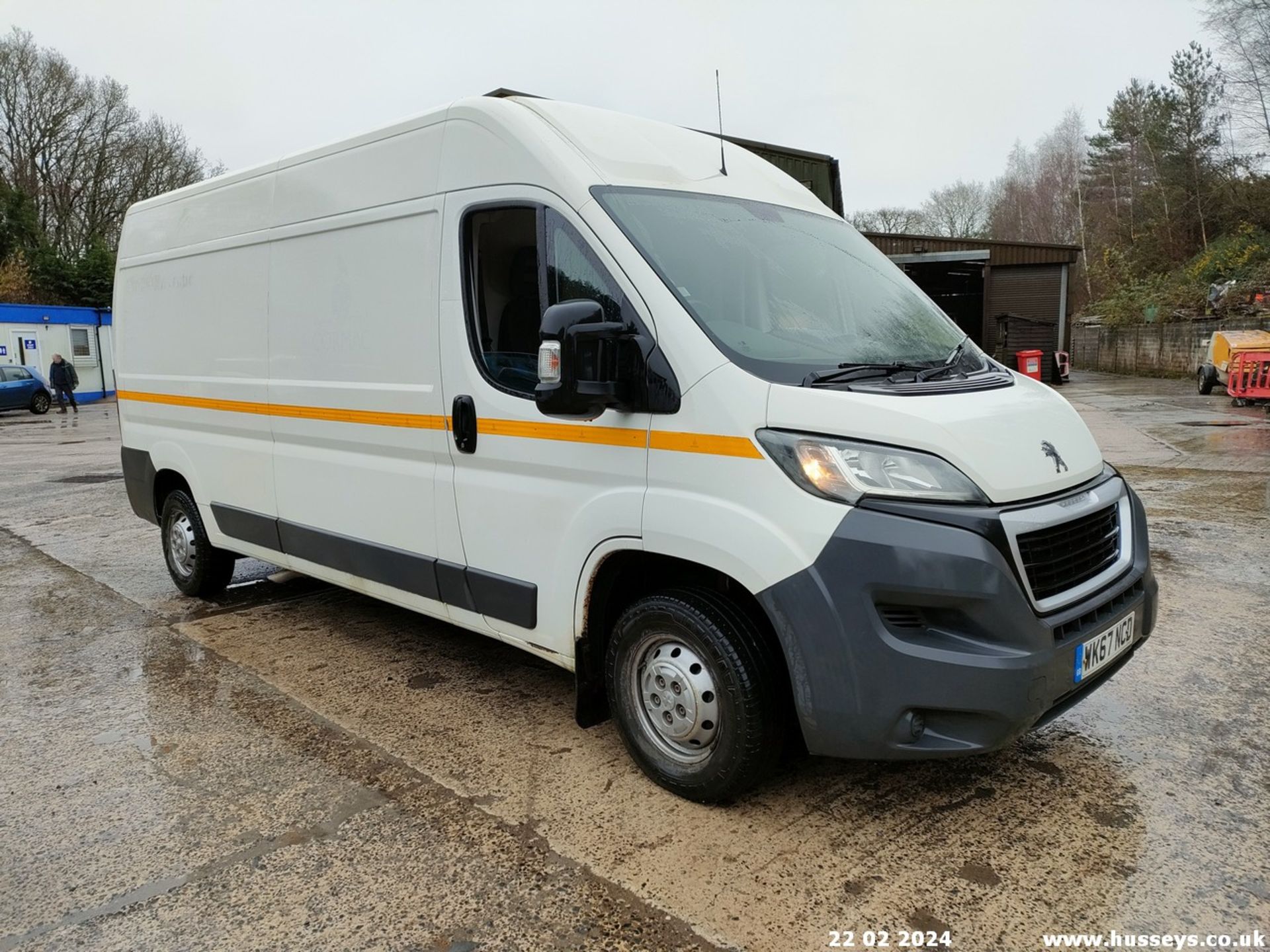 17/67 PEUGEOT BOXER 335 PRO L3H2 BLUE H - 1997cc 5dr Van (White)