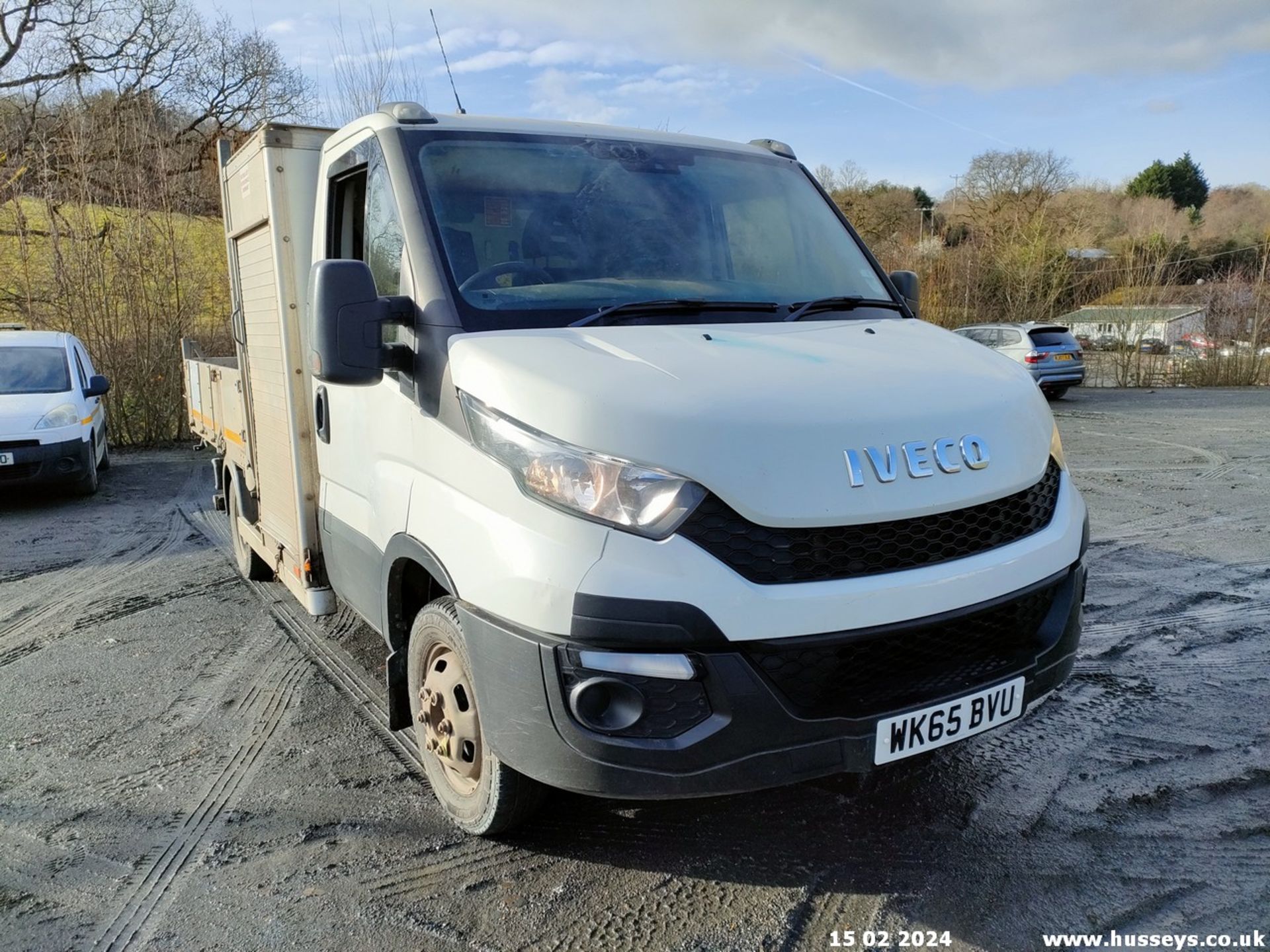 15/65 IVECO DAILY MWB - 2998cc 2dr Tipper (White) - Image 7 of 38