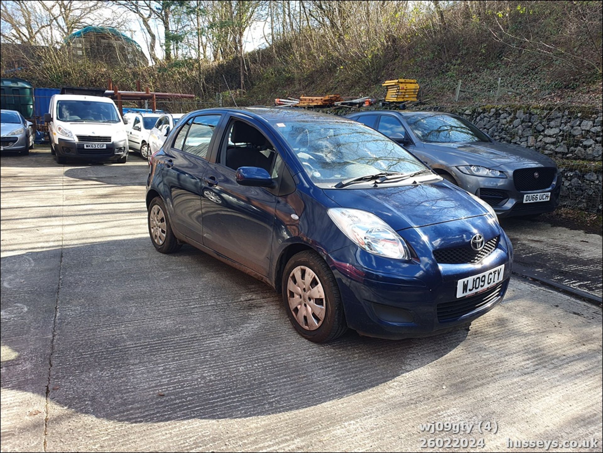 09/09 TOYOTA YARIS TR VVT-I S-A - 1329cc 5dr Hatchback (Blue, 72k) - Image 5 of 44