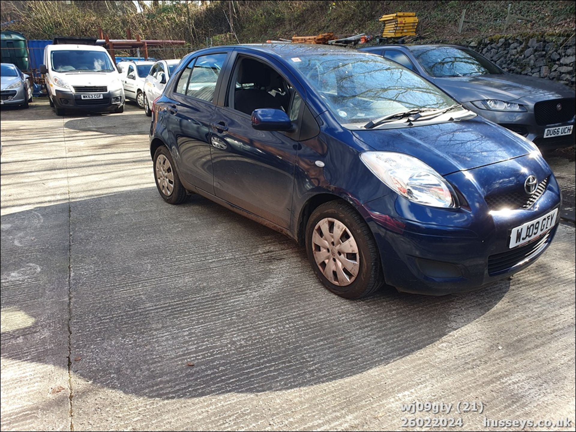 09/09 TOYOTA YARIS TR VVT-I S-A - 1329cc 5dr Hatchback (Blue, 72k) - Image 22 of 44