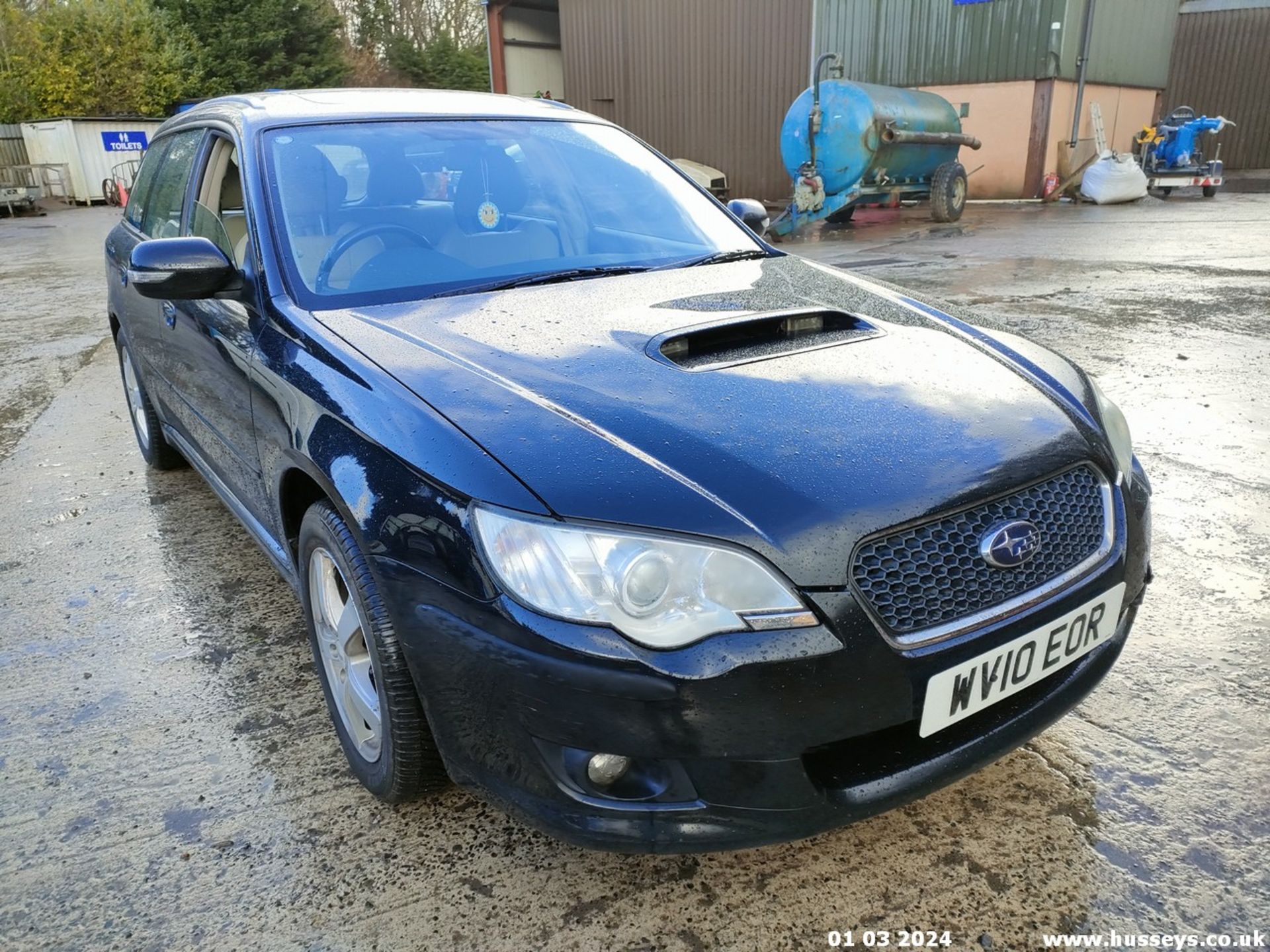 10/10 SUBARU LEGACY RE BOXER TD - 1998cc 5dr Estate (Black) - Image 13 of 50