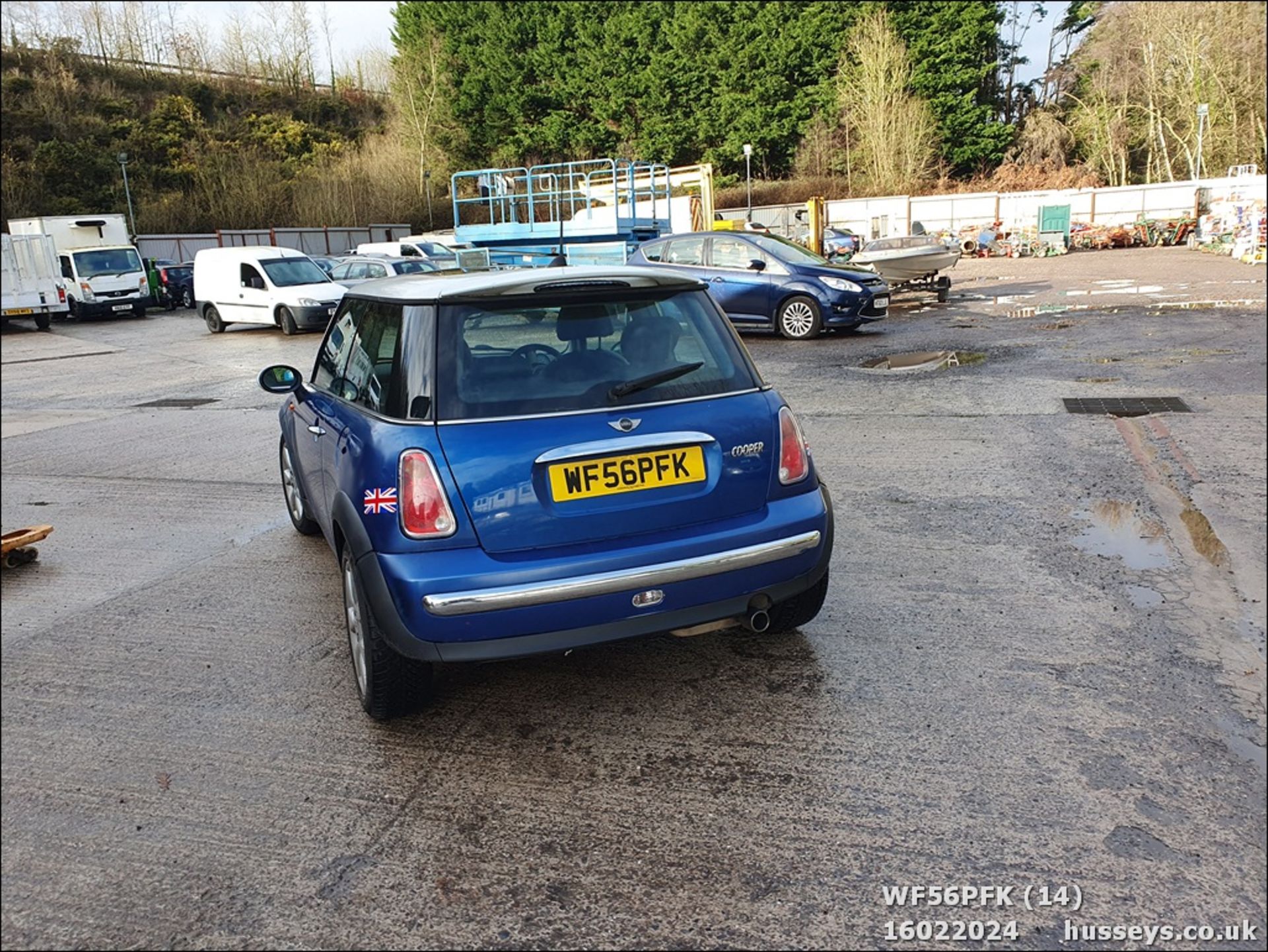 06/56 MINI MINI COOPER - 1598cc 3dr Hatchback (Blue, 101k) - Image 15 of 40