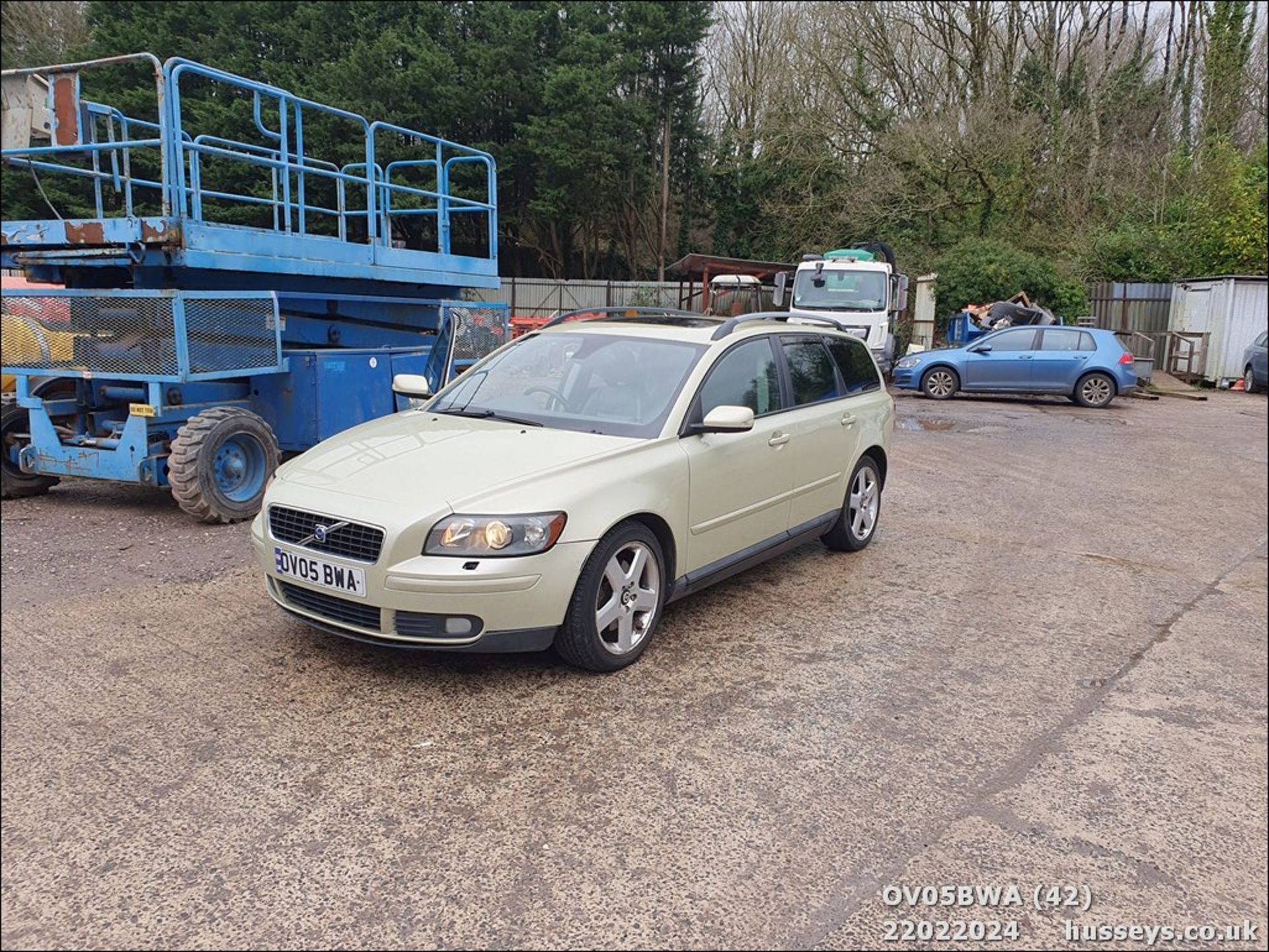 05/05 VOLVO V50 SE D (E4) - 1998cc 5dr Estate (Green, 178k) - Image 42 of 43