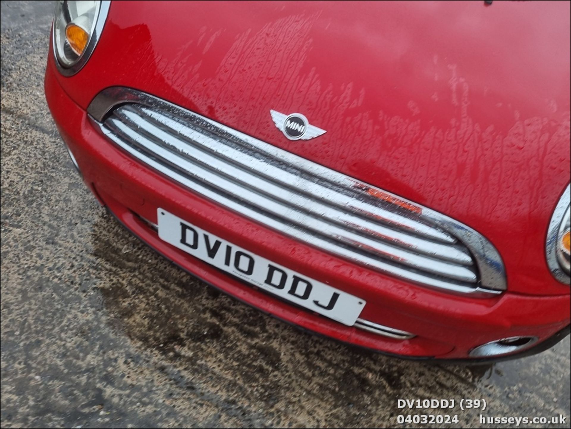 10/10 MINI ONE CLUBMAN - 1598cc 5dr Estate (Red, 97k) - Image 40 of 45