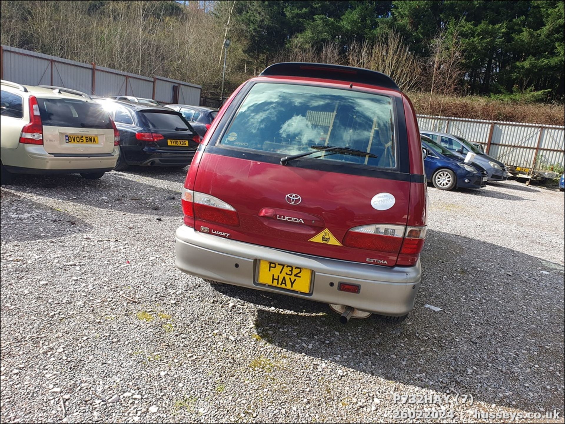 1997 TOYOTA LUCIDA - 2184cc 4dr Van (Red) - Image 8 of 22