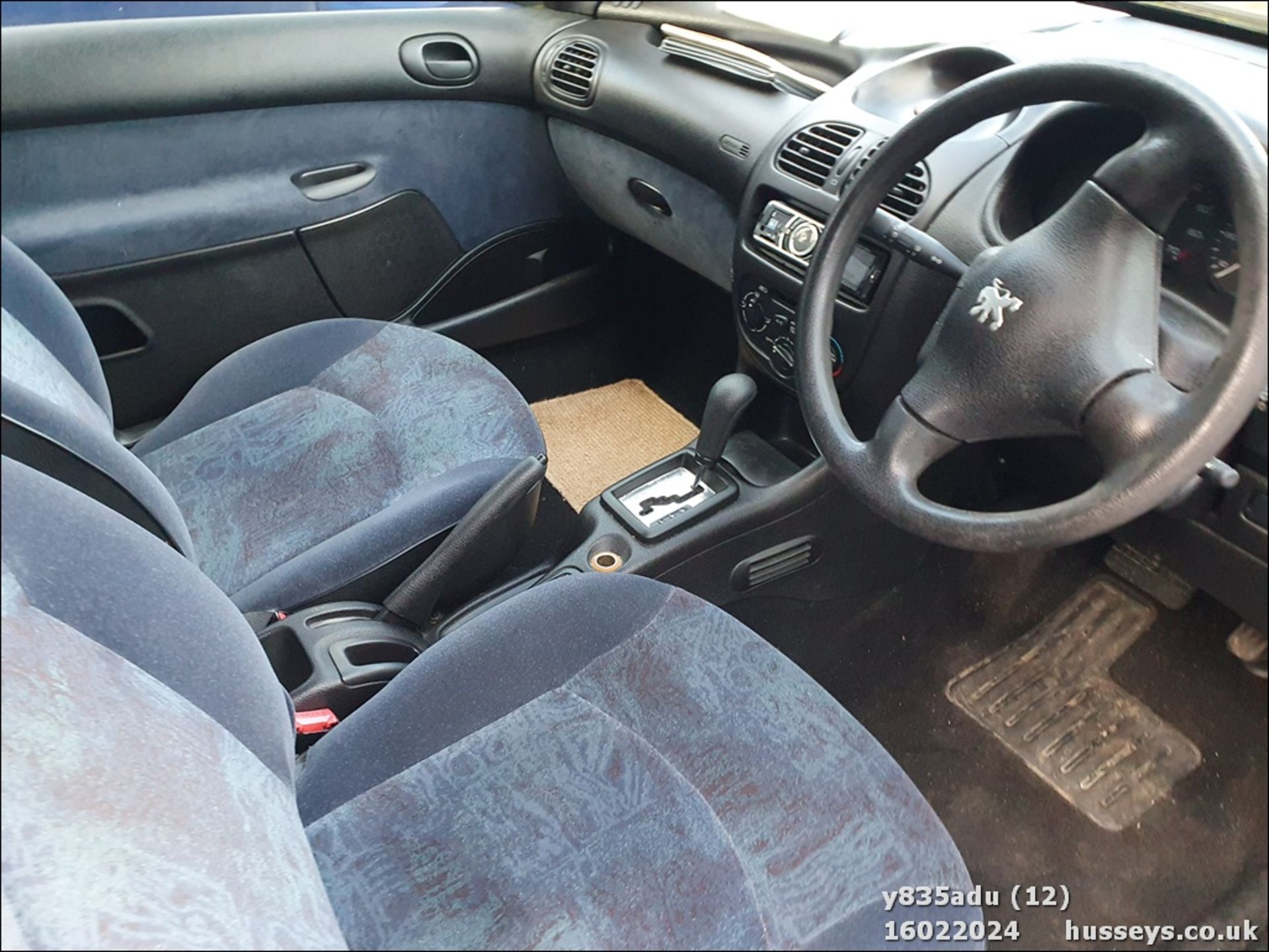 2001 PEUGEOT 206 LX AUTO - 1360cc 3dr Hatchback (Blue, 85k) - Image 13 of 22