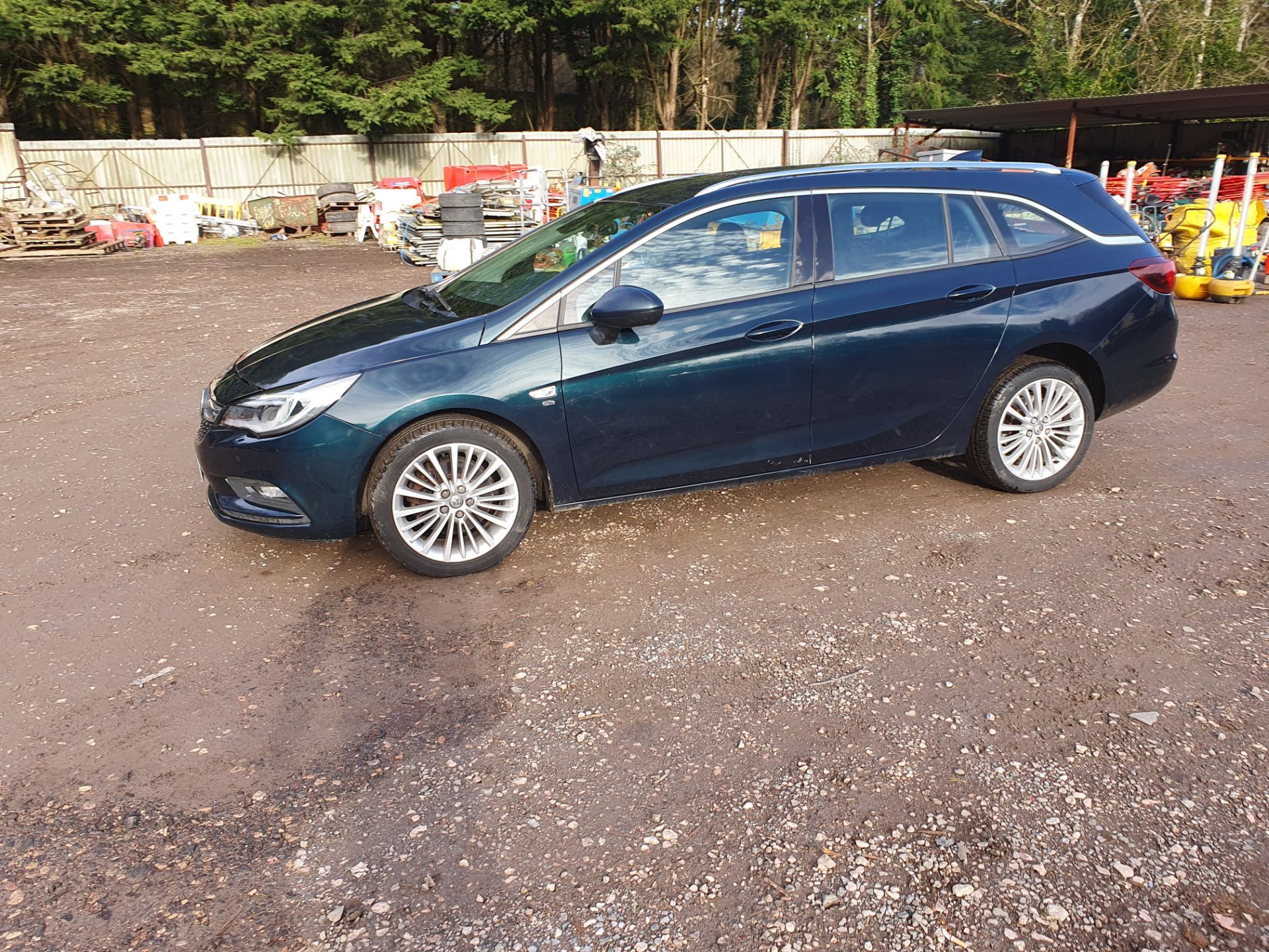 17/66 VAUXHALL ASTRA ELITE NAV CDTI S/S - 1598cc 5dr Estate (Green, 90k) - Image 14 of 54