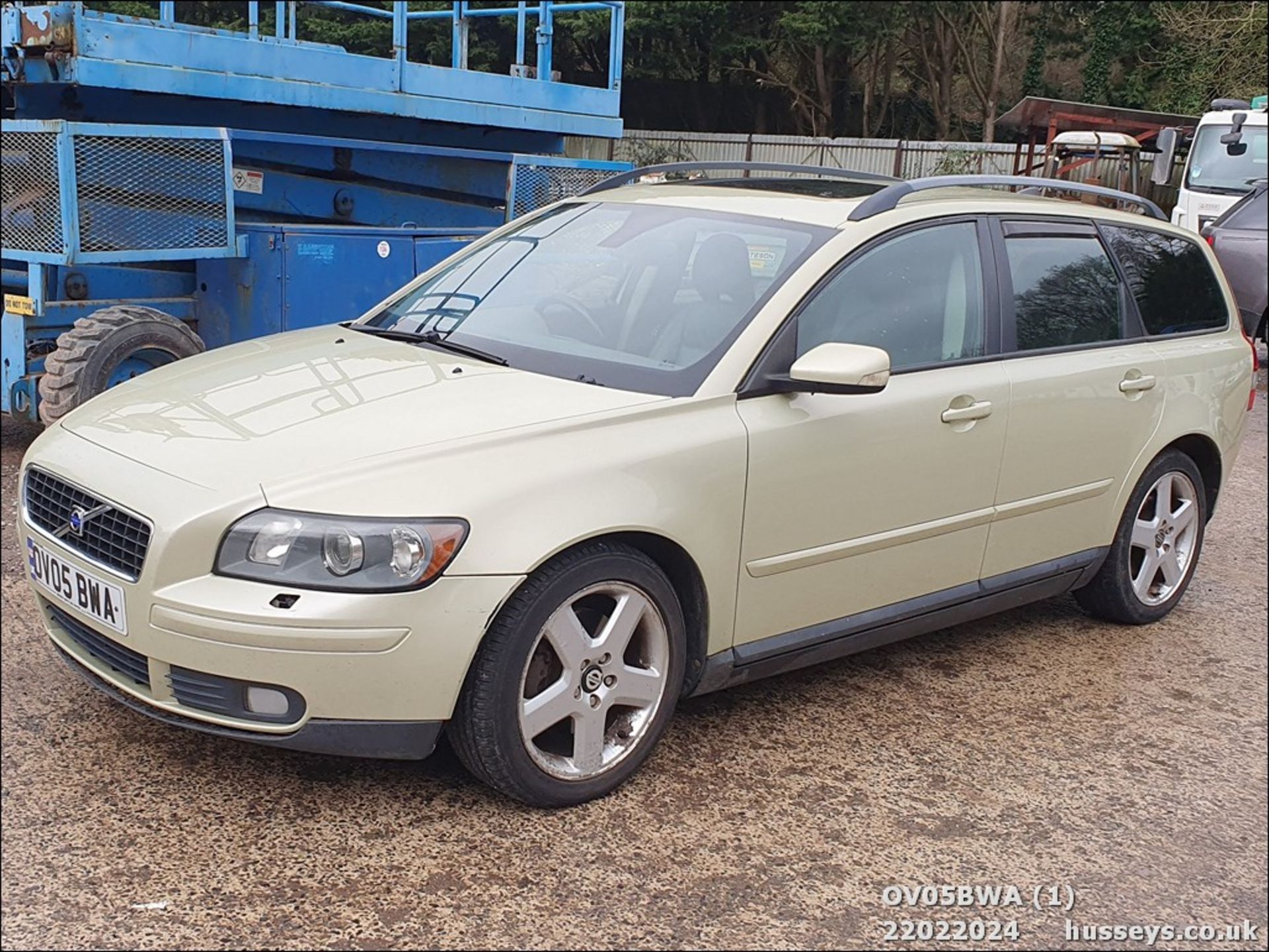 05/05 VOLVO V50 SE D (E4) - 1998cc 5dr Estate (Green, 178k)