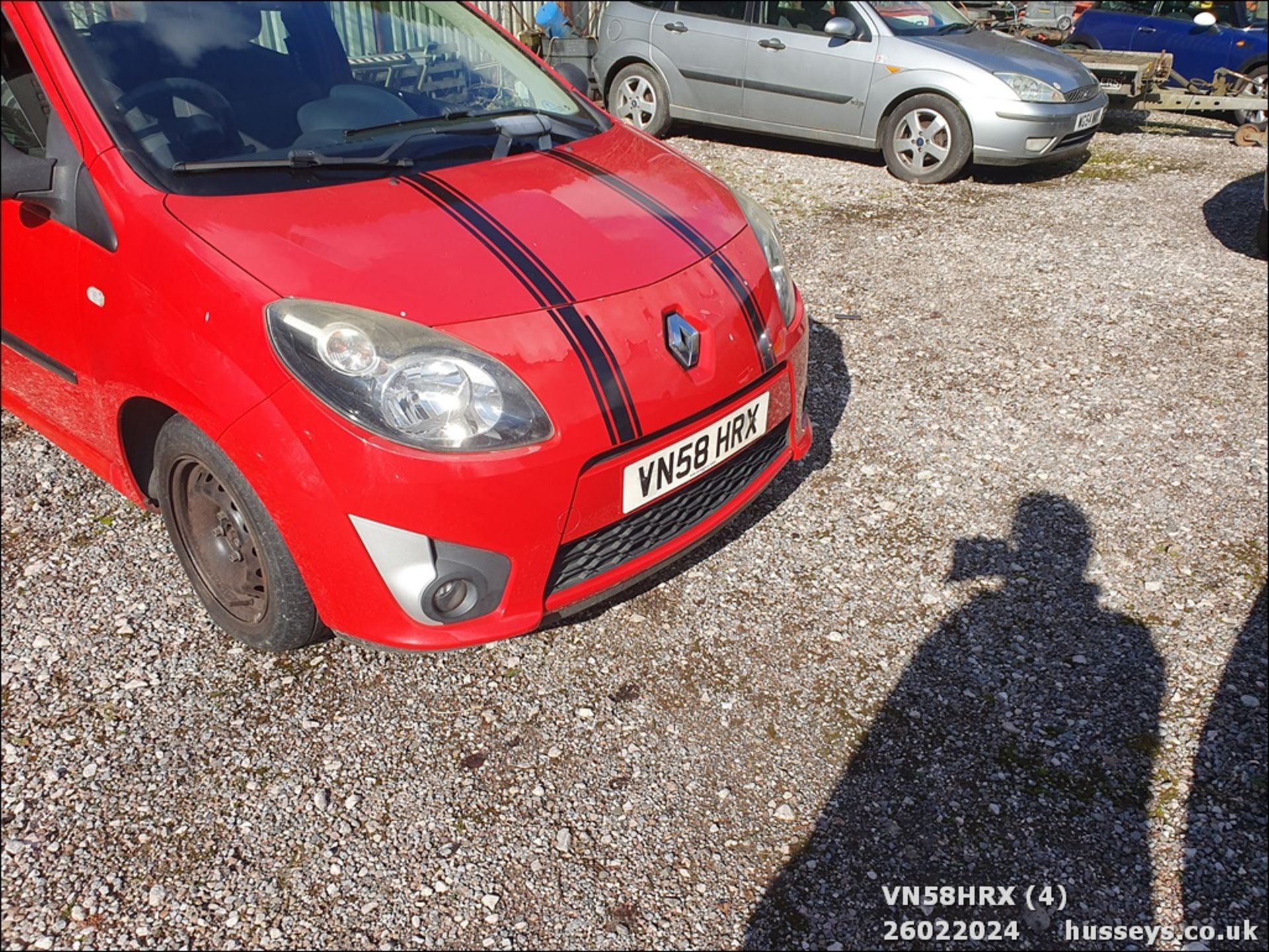 08/58 RENAULT TWINGO EXTREME 60 - 1149cc 3dr Hatchback (Red, 101k) - Image 5 of 34