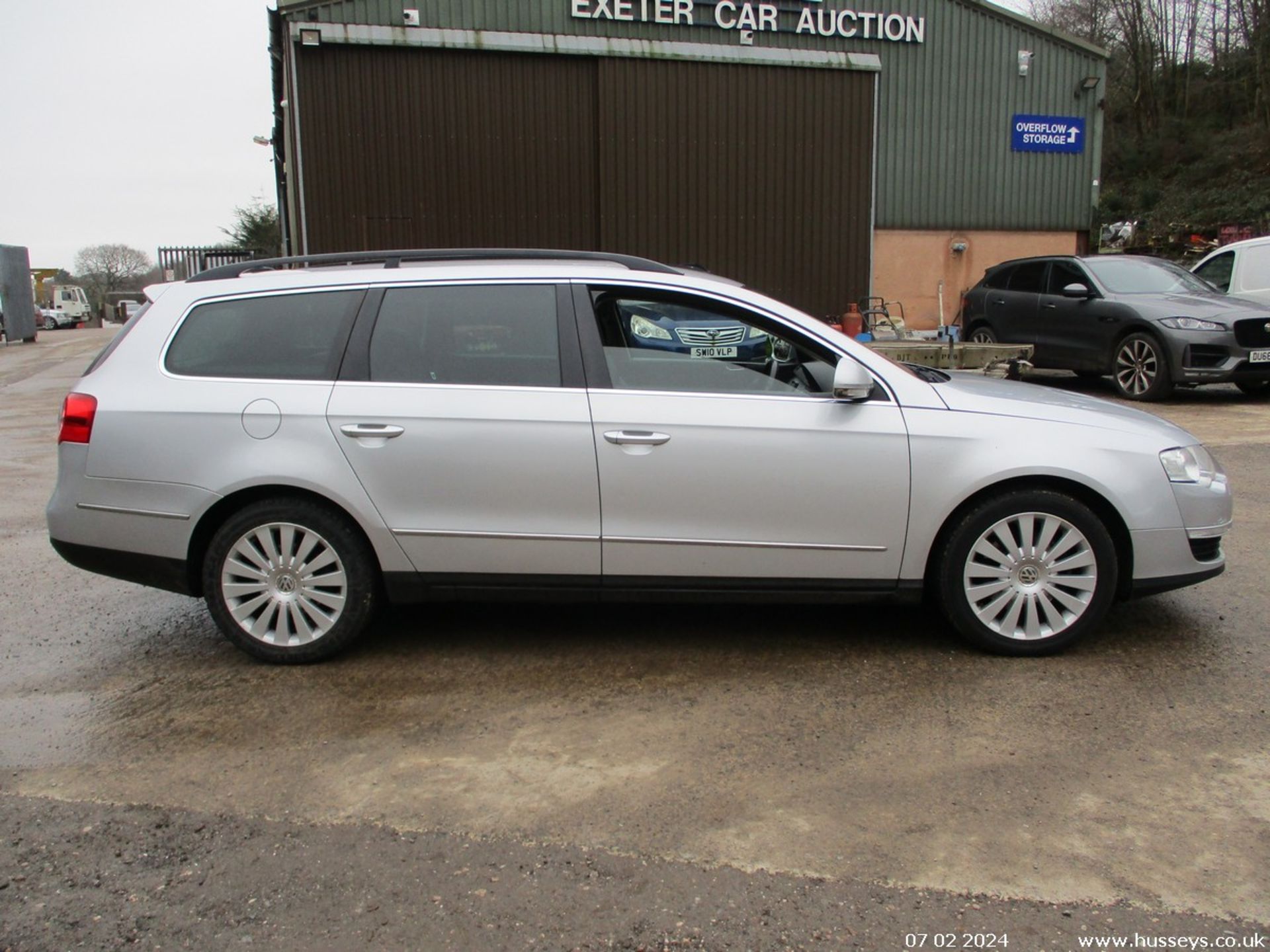 10/10 VOLKSWAGEN PASSAT H-LINE+ TDI DSG140 - 1968cc 5dr Estate (Silver) - Image 4 of 20