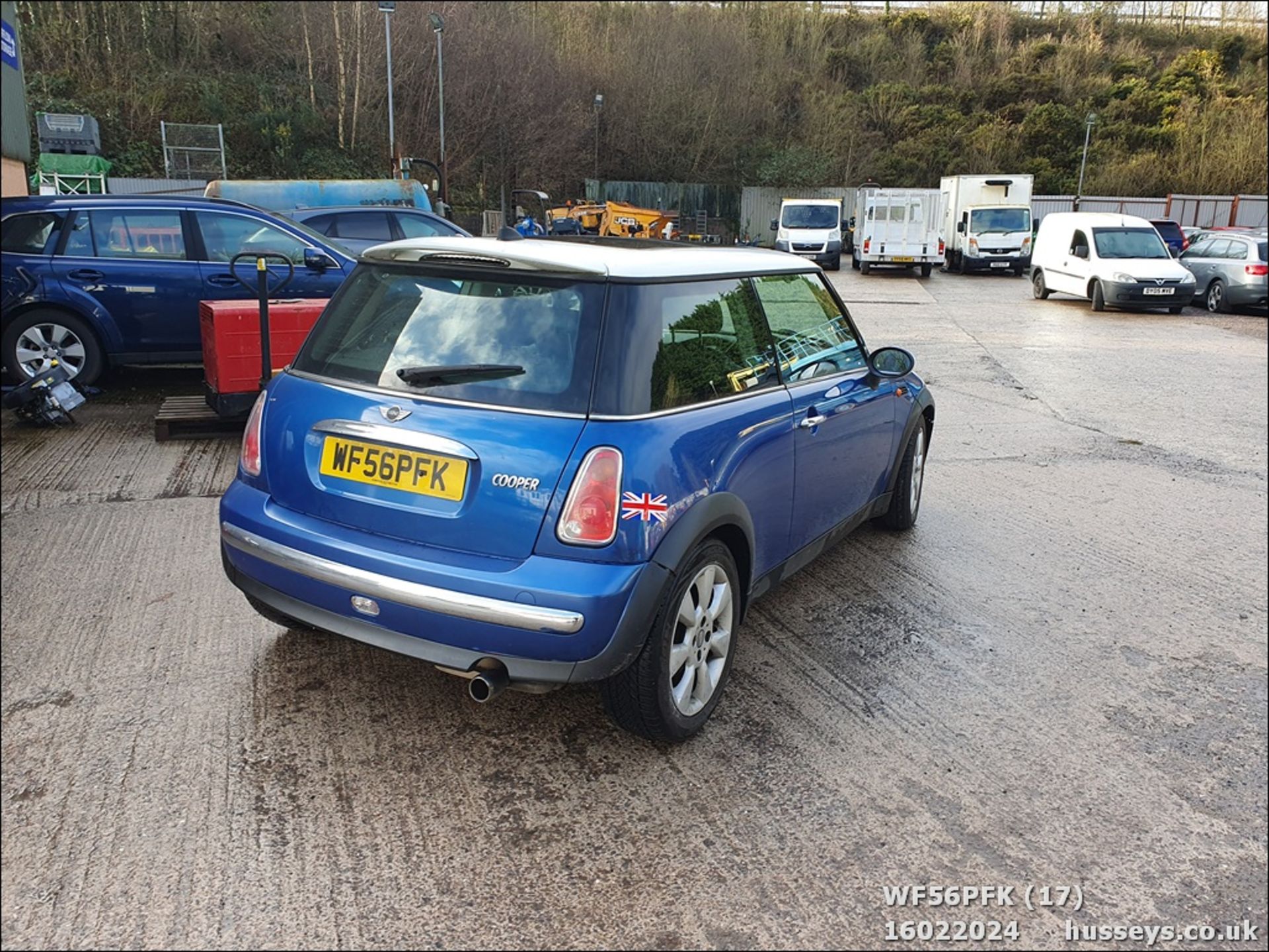 06/56 MINI MINI COOPER - 1598cc 3dr Hatchback (Blue, 101k) - Image 18 of 40