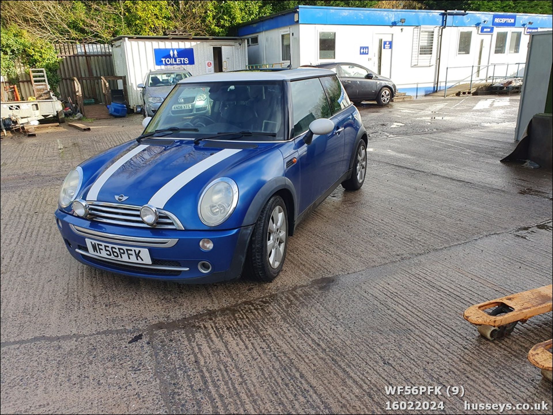 06/56 MINI MINI COOPER - 1598cc 3dr Hatchback (Blue, 101k) - Image 10 of 40