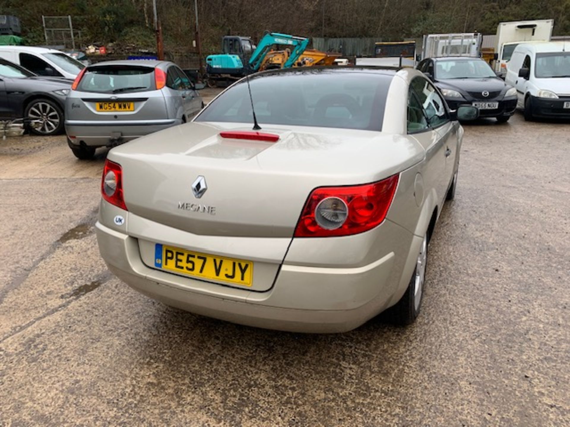 07/57 RENAULT MEGANE PRIVILEGE - 1598cc 2dr Convertible (Gold, 94k) - Image 2 of 12