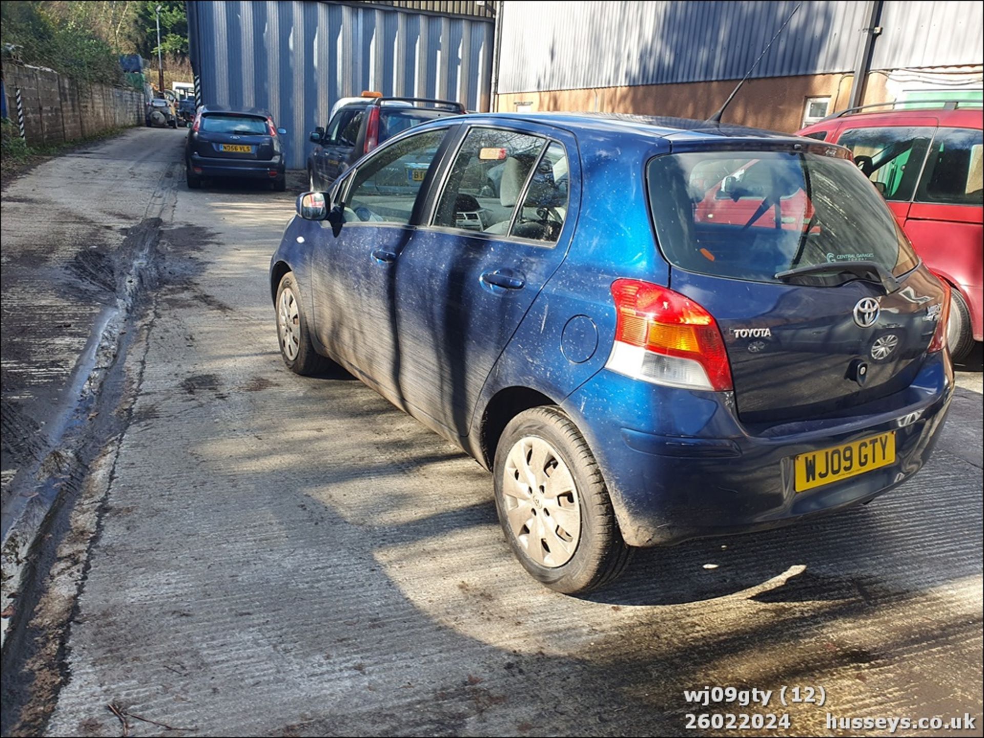 09/09 TOYOTA YARIS TR VVT-I S-A - 1329cc 5dr Hatchback (Blue, 72k) - Image 13 of 44