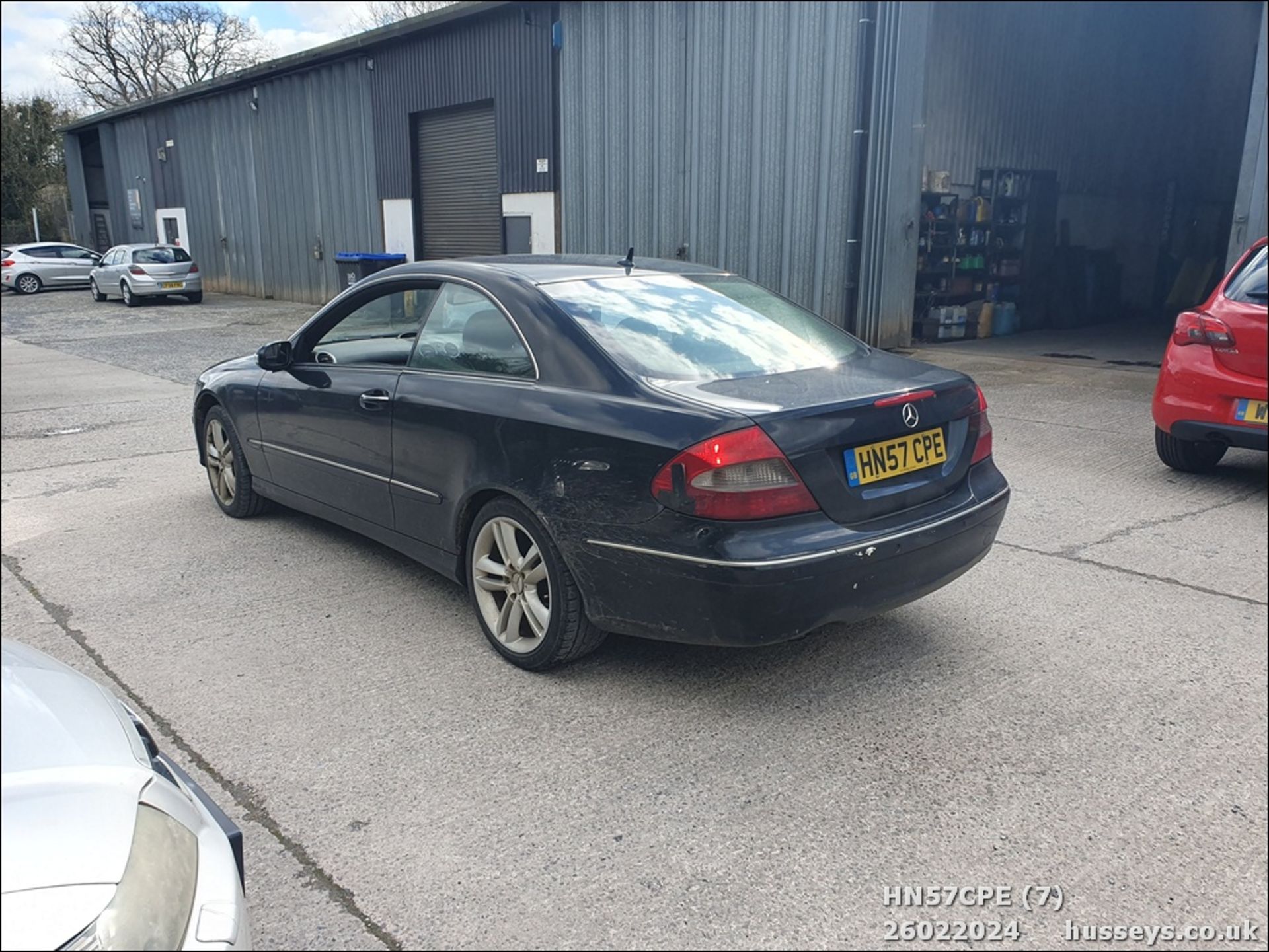 07/57 MERCEDES CLK320 CDI AVANTGARDE A - 2987cc 2dr Coupe (Black, 209k) - Image 8 of 32