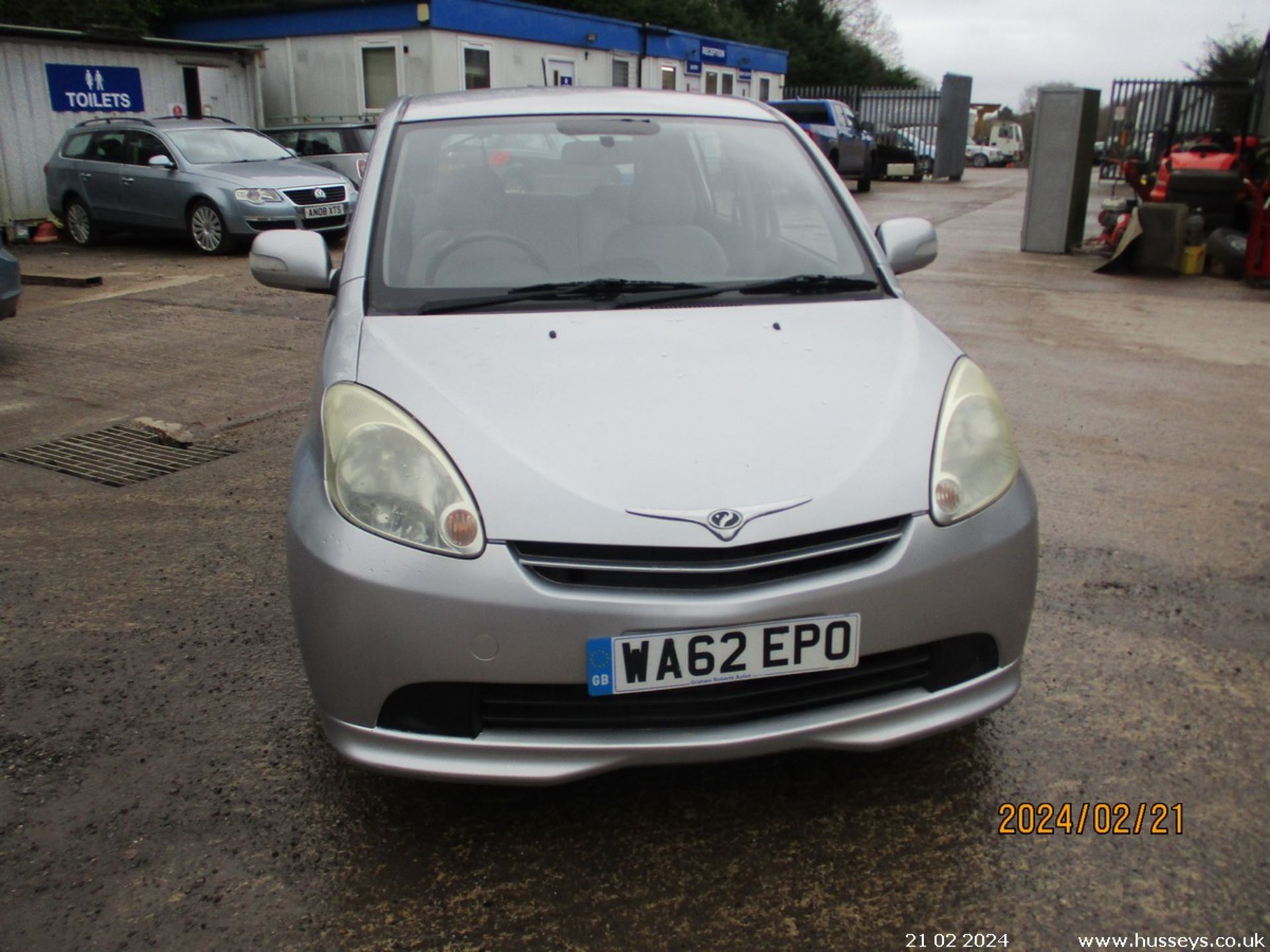 12/62 PERODUA MYVI SXI - 1296cc 5dr Hatchback (Silver, 83k) - Image 10 of 21