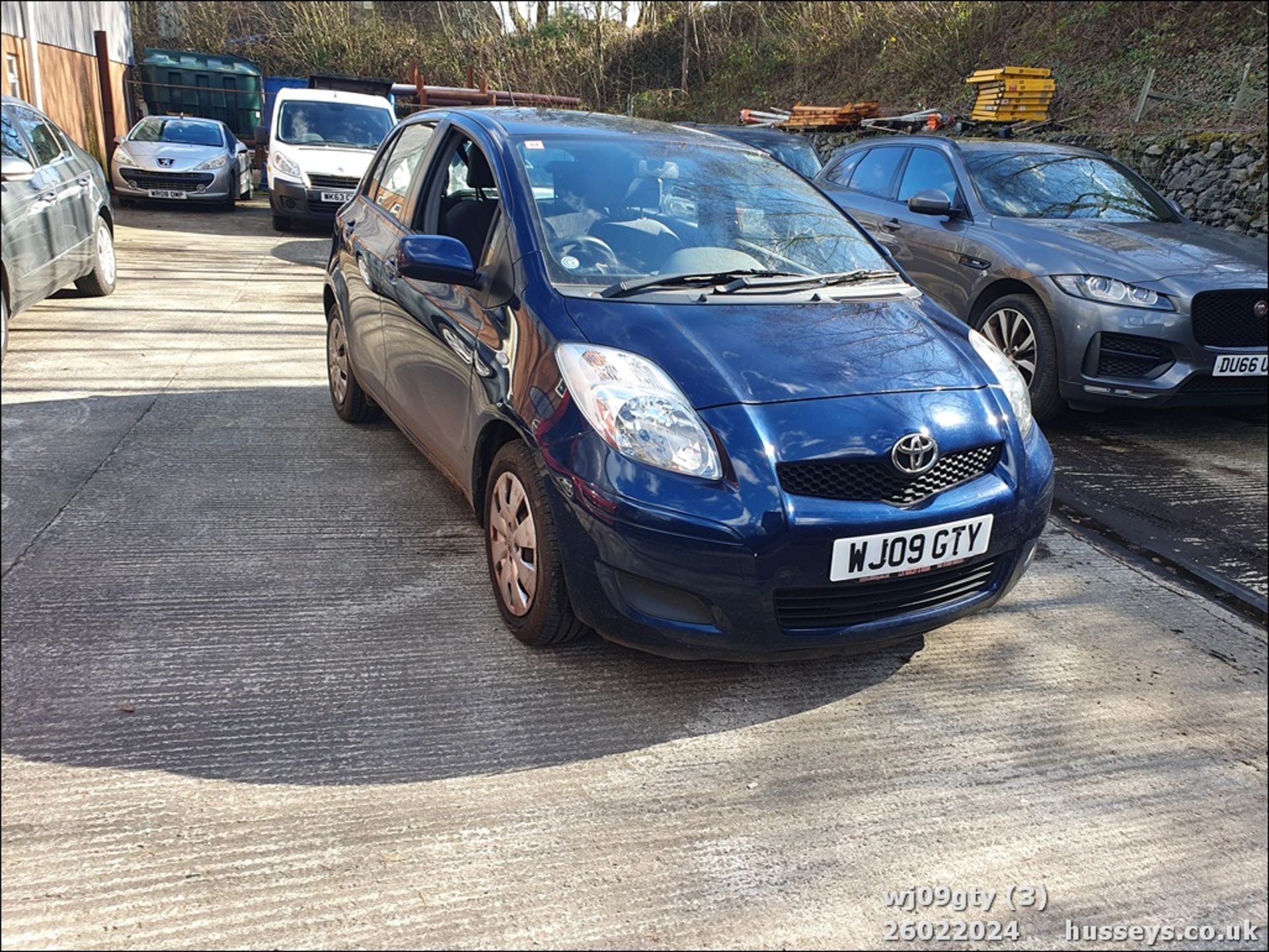 09/09 TOYOTA YARIS TR VVT-I S-A - 1329cc 5dr Hatchback (Blue, 72k) - Image 4 of 44