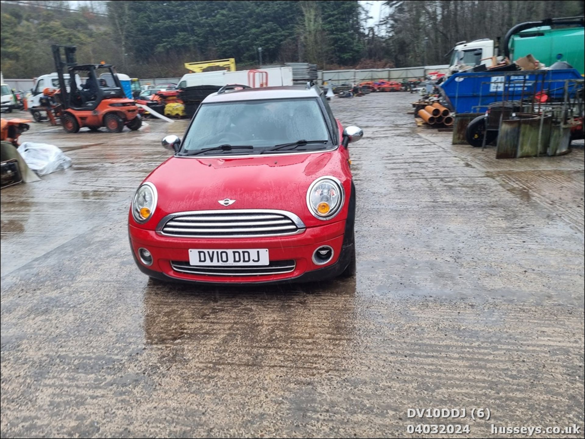 10/10 MINI ONE CLUBMAN - 1598cc 5dr Estate (Red, 97k) - Image 7 of 45