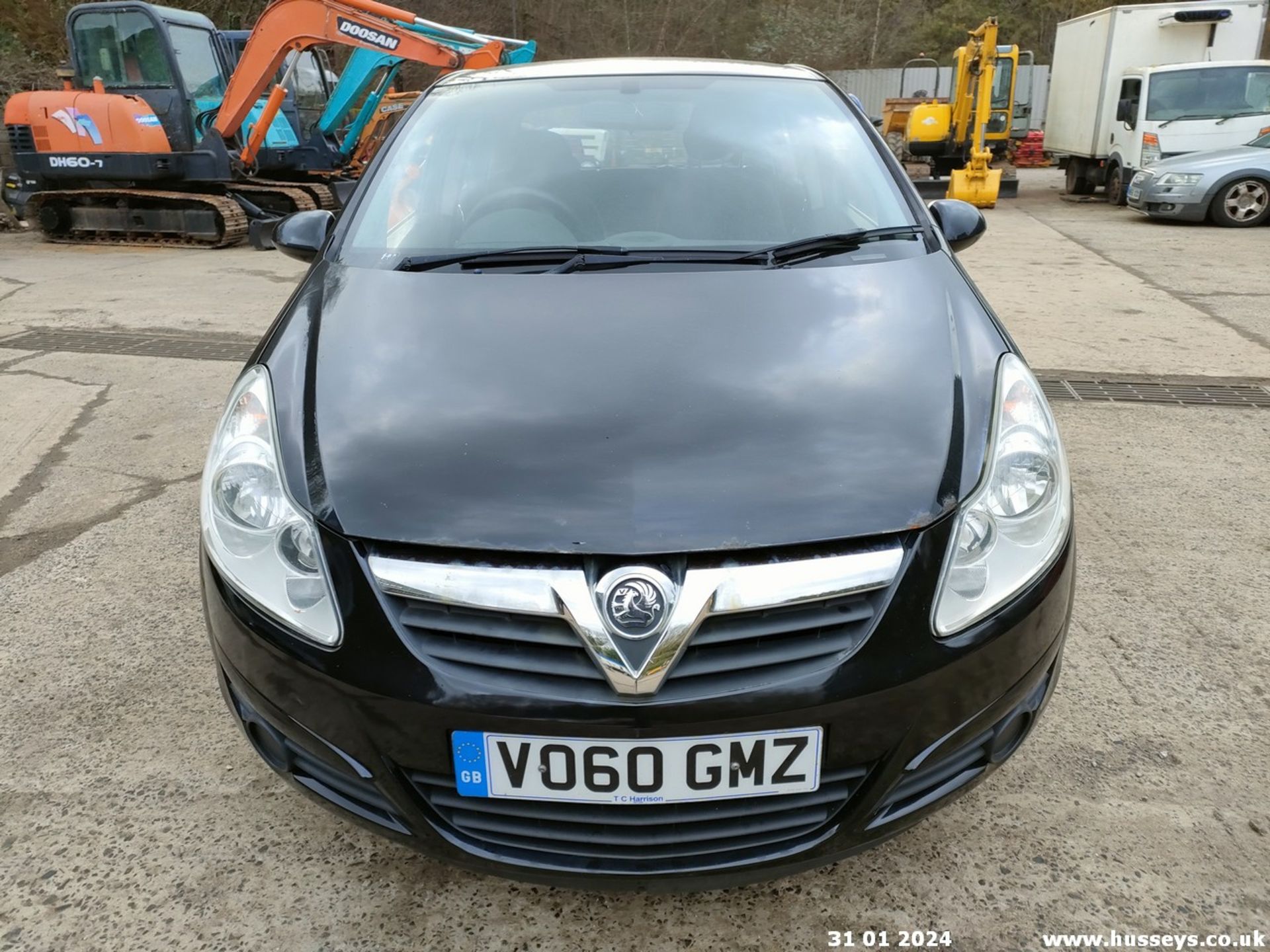 10/60 VAUXHALL CORSA EXCLUSIV - 1229cc 5dr Hatchback (Black, 124k) - Image 7 of 45