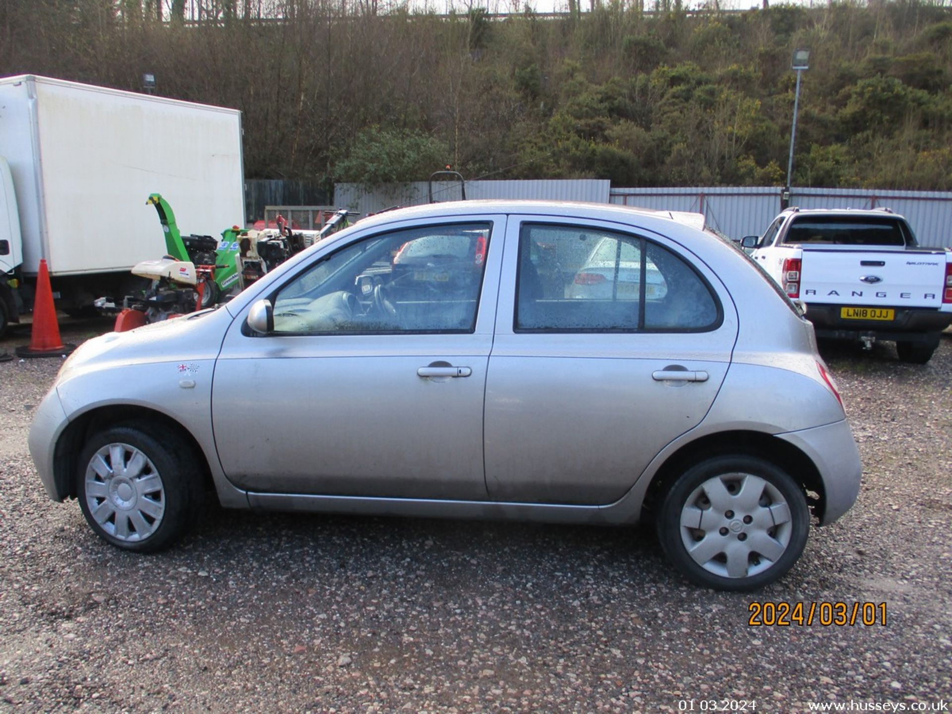 05/05 NISSAN MICRA SE AUTO - 1240cc 5dr Hatchback (Silver, 92k) - Image 7 of 18